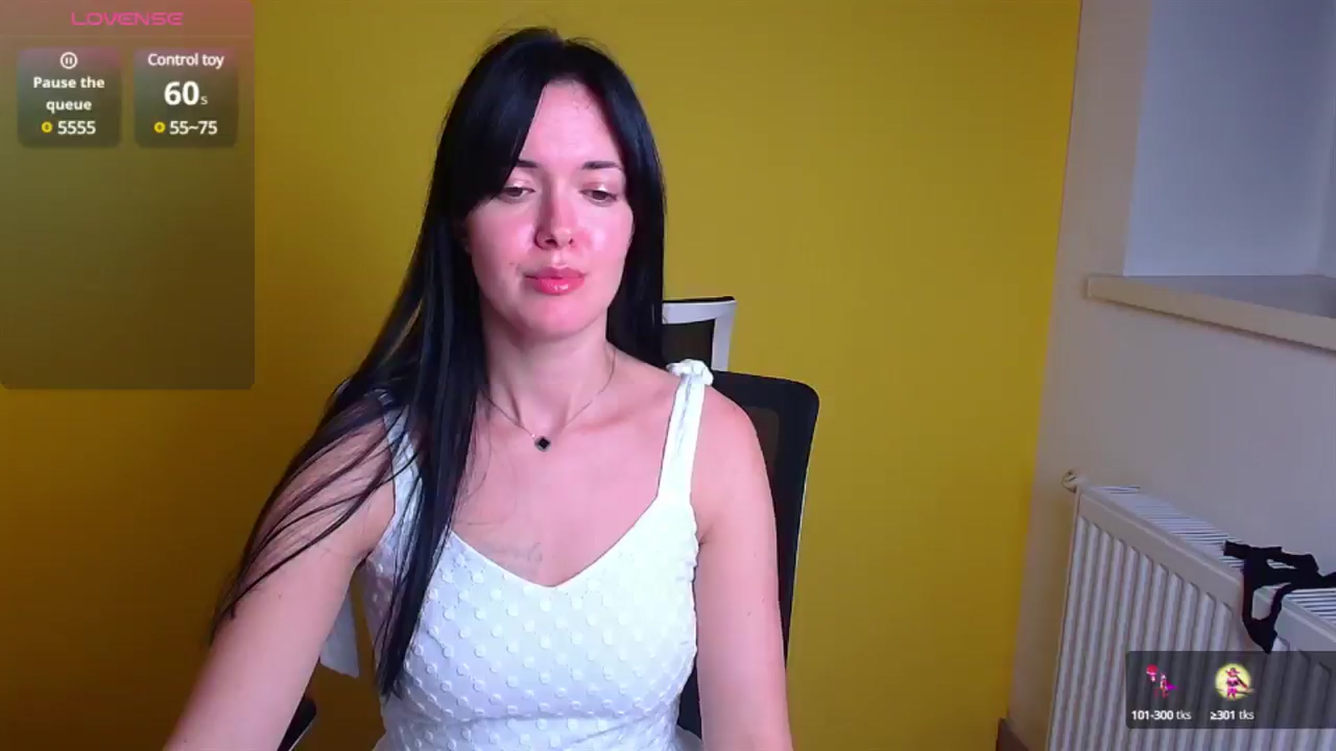 Gallery image thumbnail from Black_Red's myfreecams stream on, 11/25/2024, 22:13 image 19 of 20