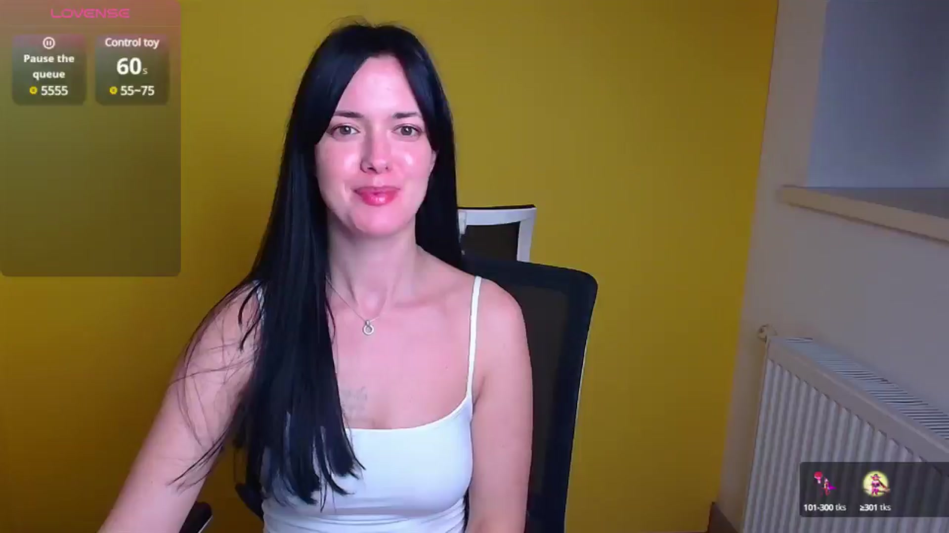Gallery image thumbnail from Black_Red's myfreecams stream on, 12/05/2024, 24:25 image 4 of 20