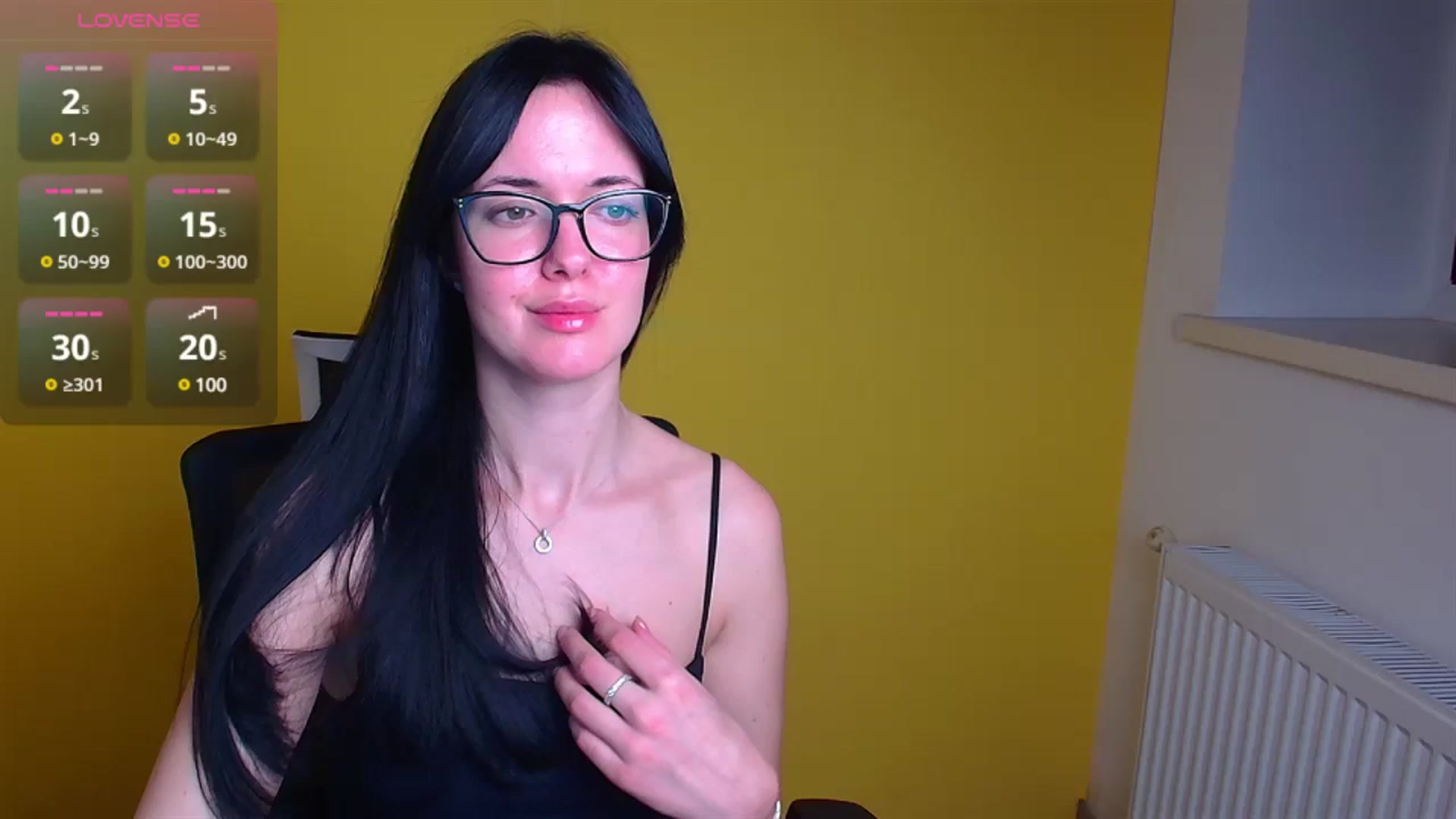 Gallery image thumbnail from Black_Red's myfreecams stream on, 12/06/2024, 14:50 image 1 of 20