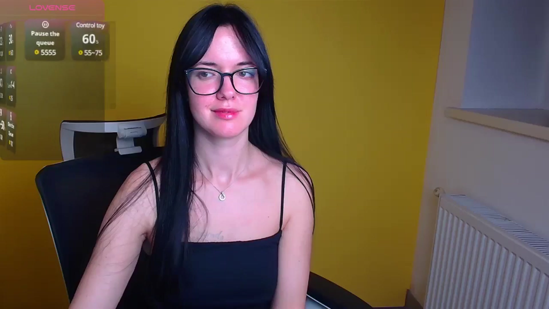Gallery image thumbnail from Black_Red's myfreecams stream on, 12/06/2024, 14:50 image 3 of 20