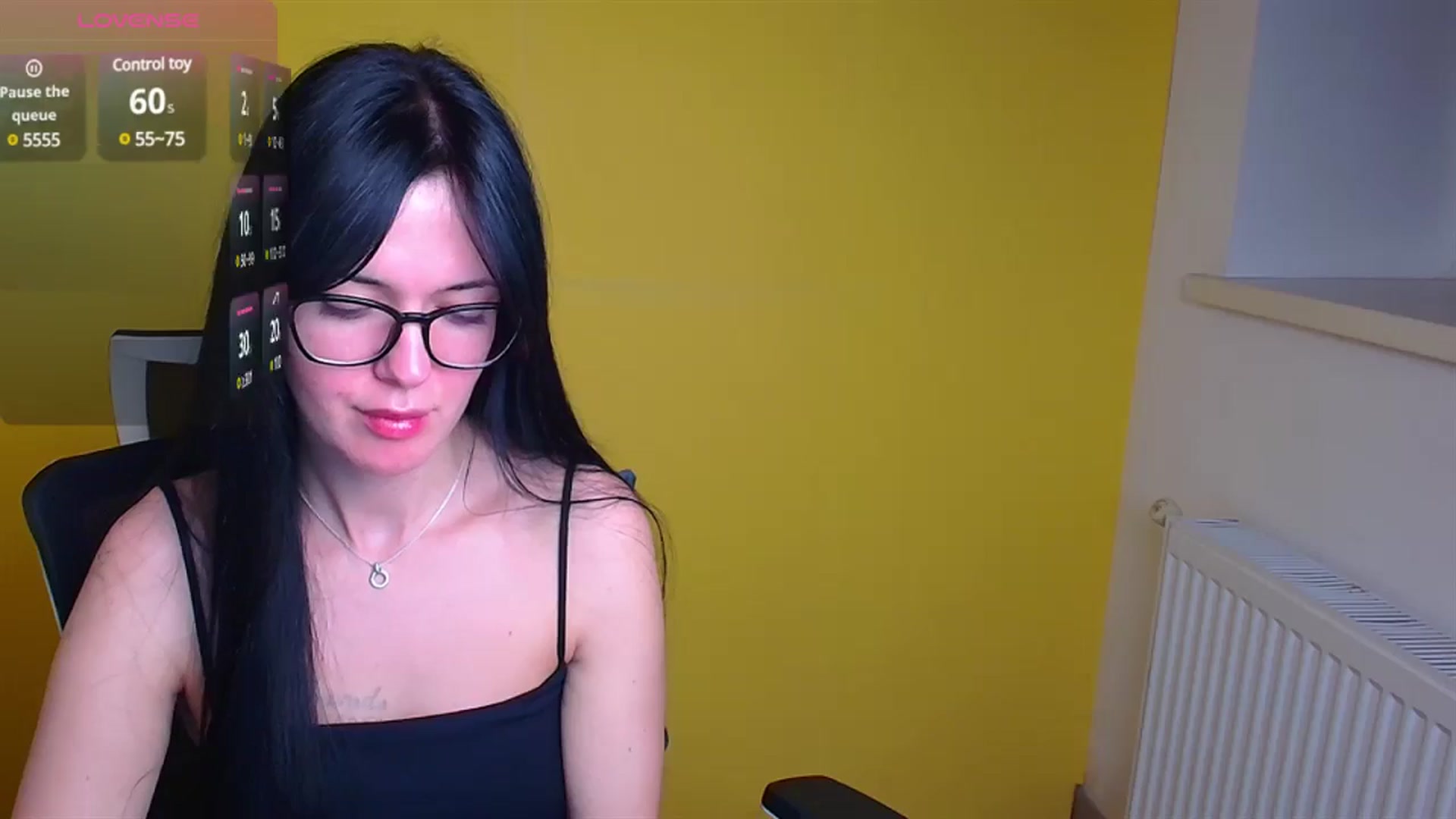 Gallery image thumbnail from Black_Red's myfreecams stream on, 12/06/2024, 14:50 image 16 of 20