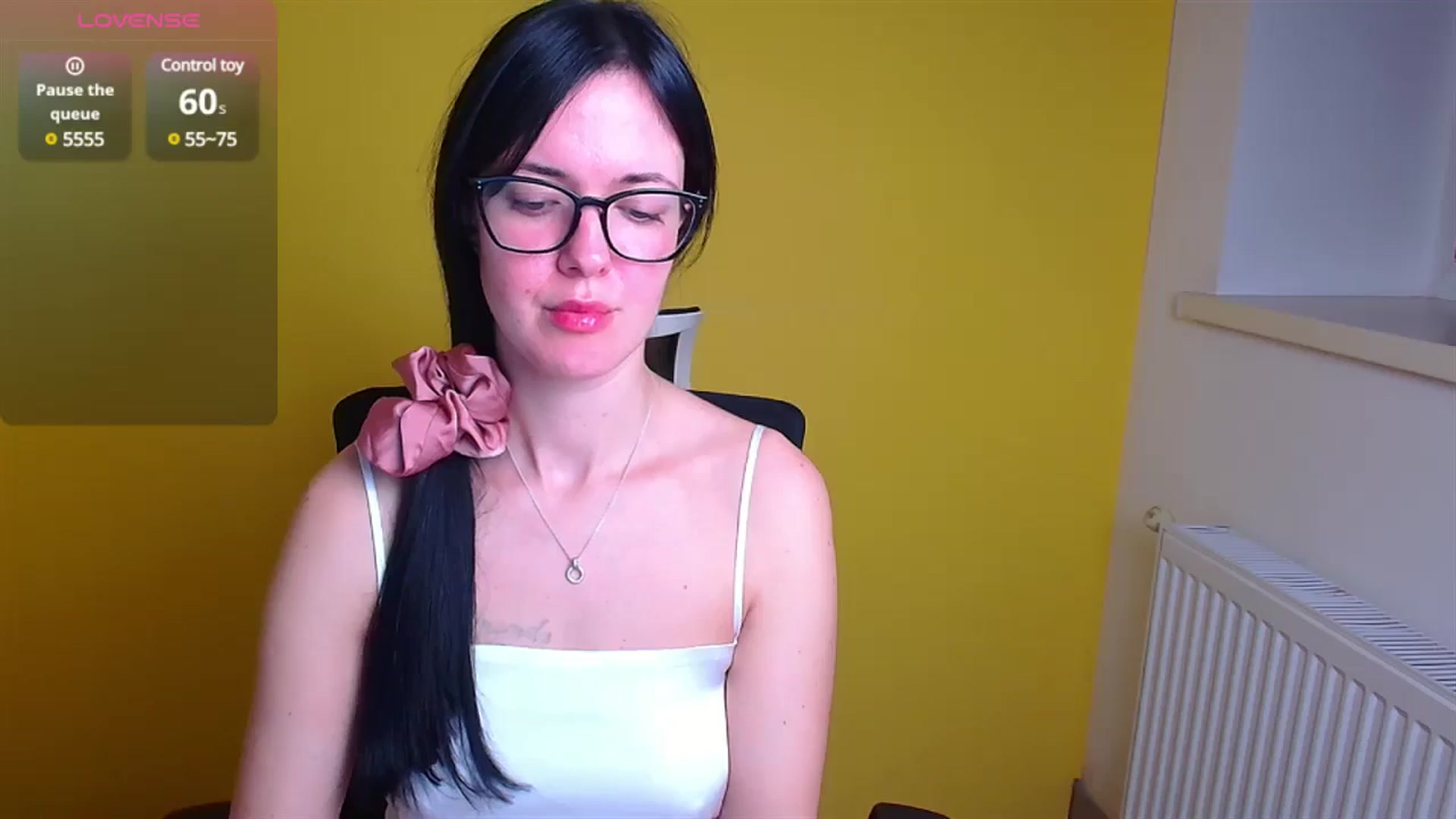 Gallery image thumbnail from Black_Red's myfreecams stream on, 12/07/2024, 09:43 image 5 of 20