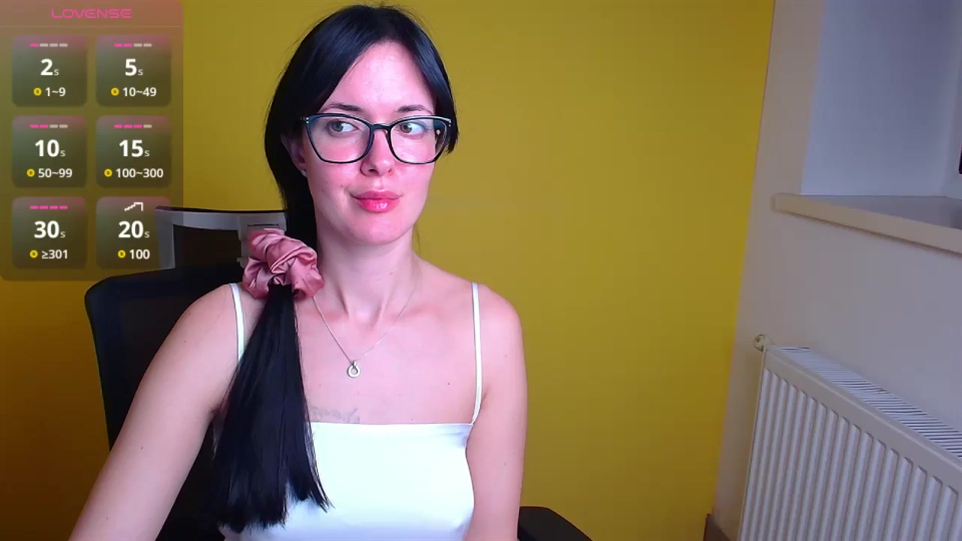 Gallery image thumbnail from Black_Red's myfreecams stream on, 12/07/2024, 09:43 image 19 of 20