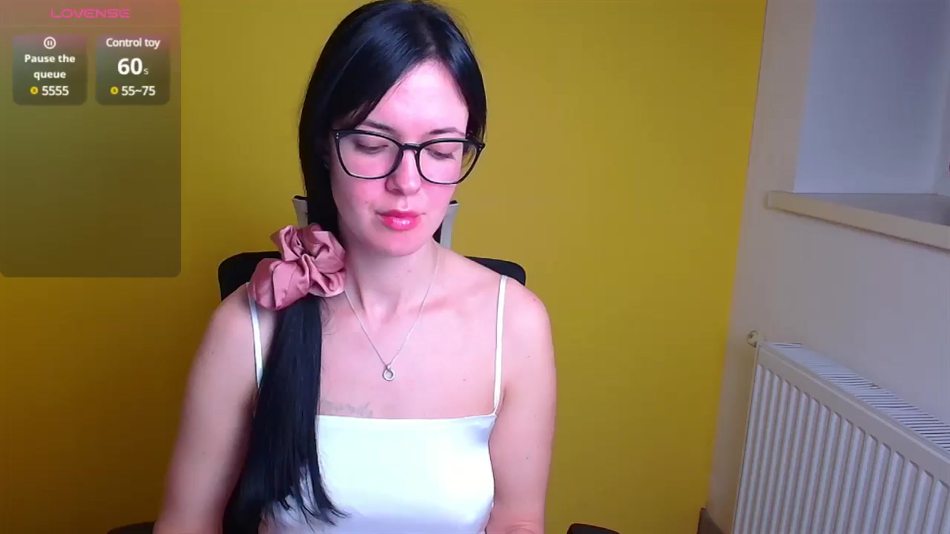 Gallery image thumbnail from Black_Red's myfreecams stream on, 12/07/2024, 09:43 image 4 of 20