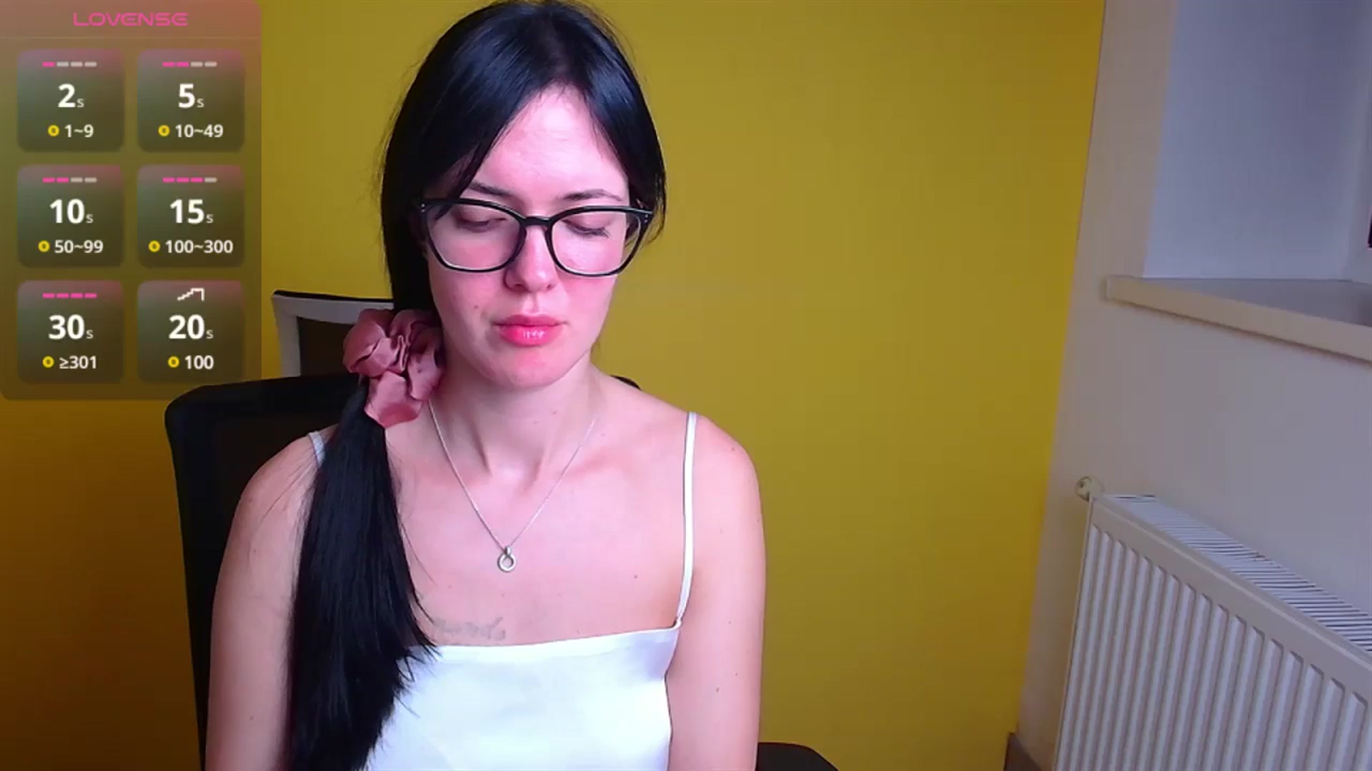 Gallery image thumbnail from Black_Red's myfreecams stream on, 12/07/2024, 09:43 image 15 of 20