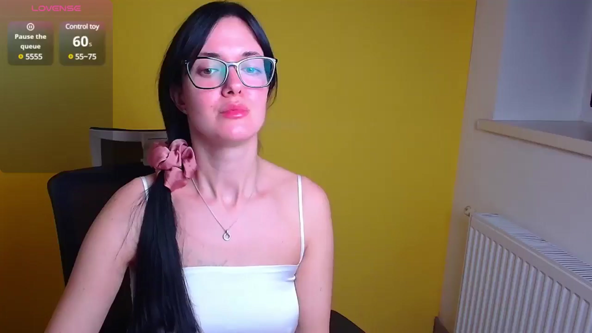 Gallery image thumbnail from Black_Red's myfreecams stream on, 12/07/2024, 09:43 image 17 of 20