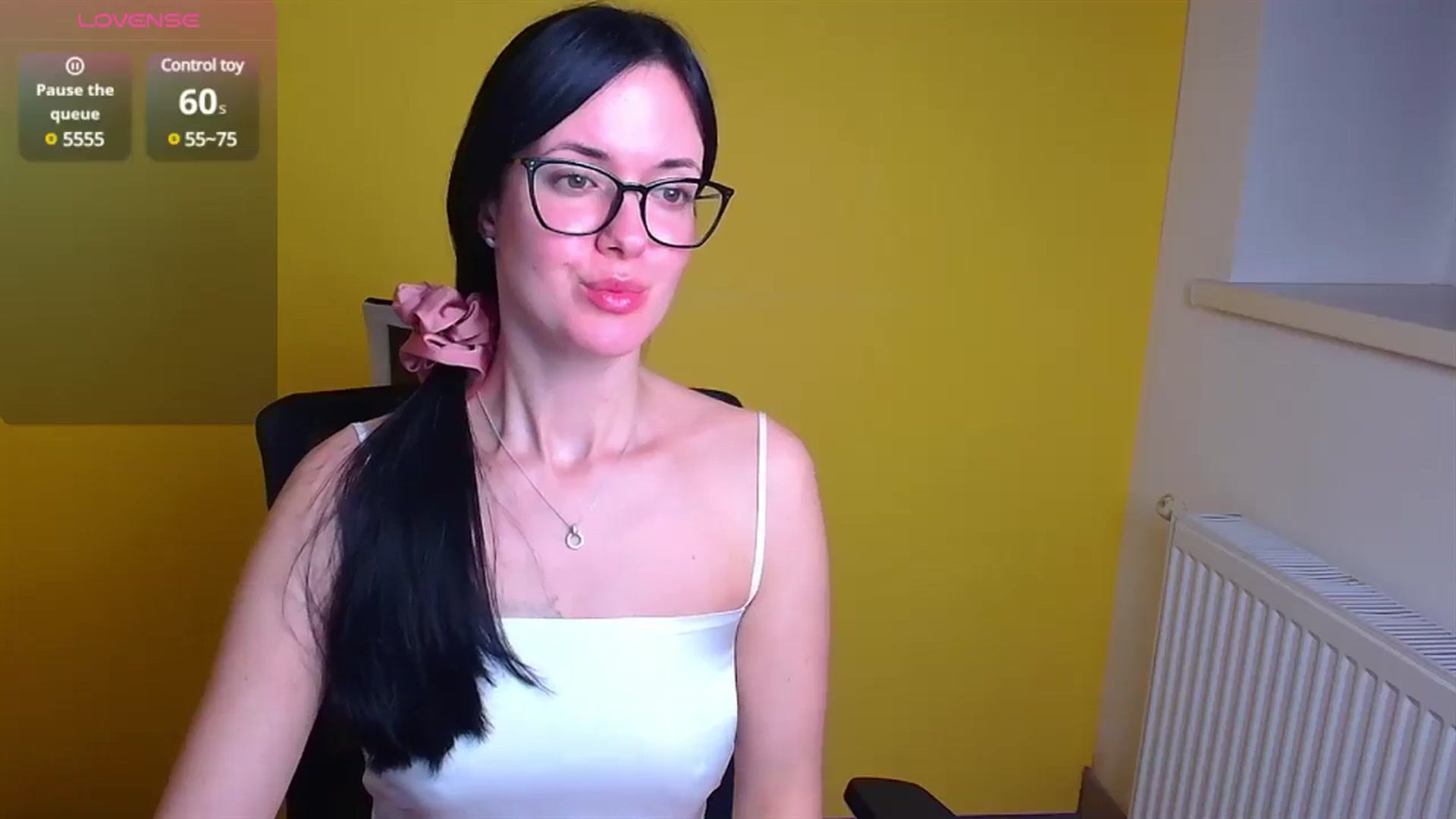Gallery image thumbnail from Black_Red's myfreecams stream on, 12/07/2024, 10:30 image 13 of 20