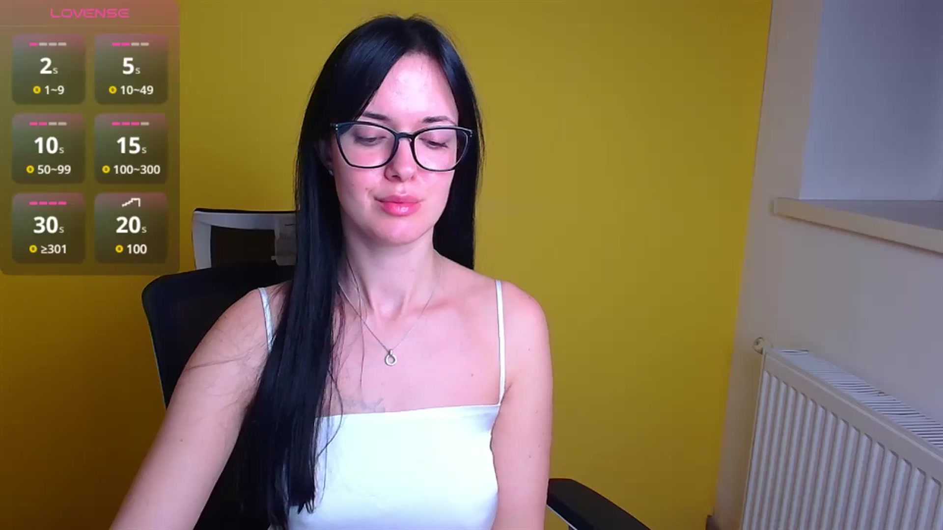 Gallery image thumbnail from Black_Red's myfreecams stream on, 12/07/2024, 12:43 image 14 of 20
