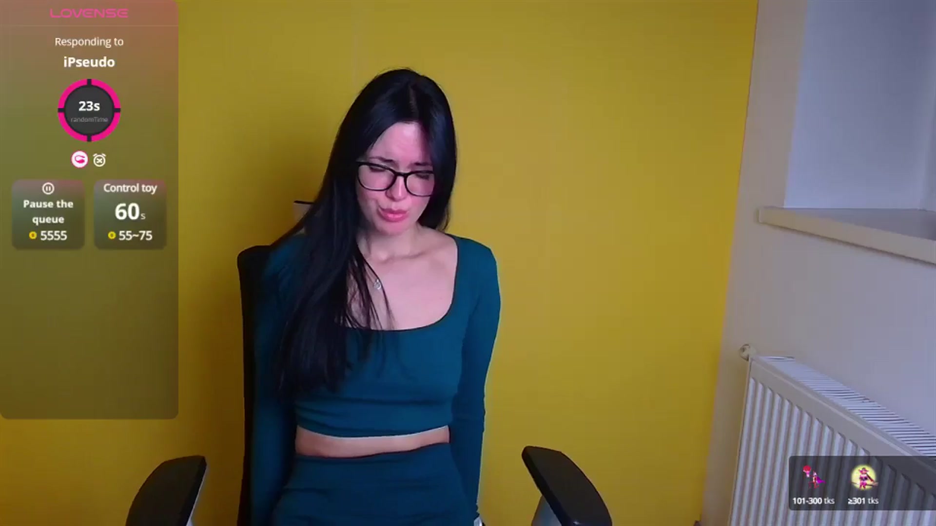 Gallery image thumbnail from Black_Red's myfreecams stream on, 12/08/2024, 09:23 image 10 of 20