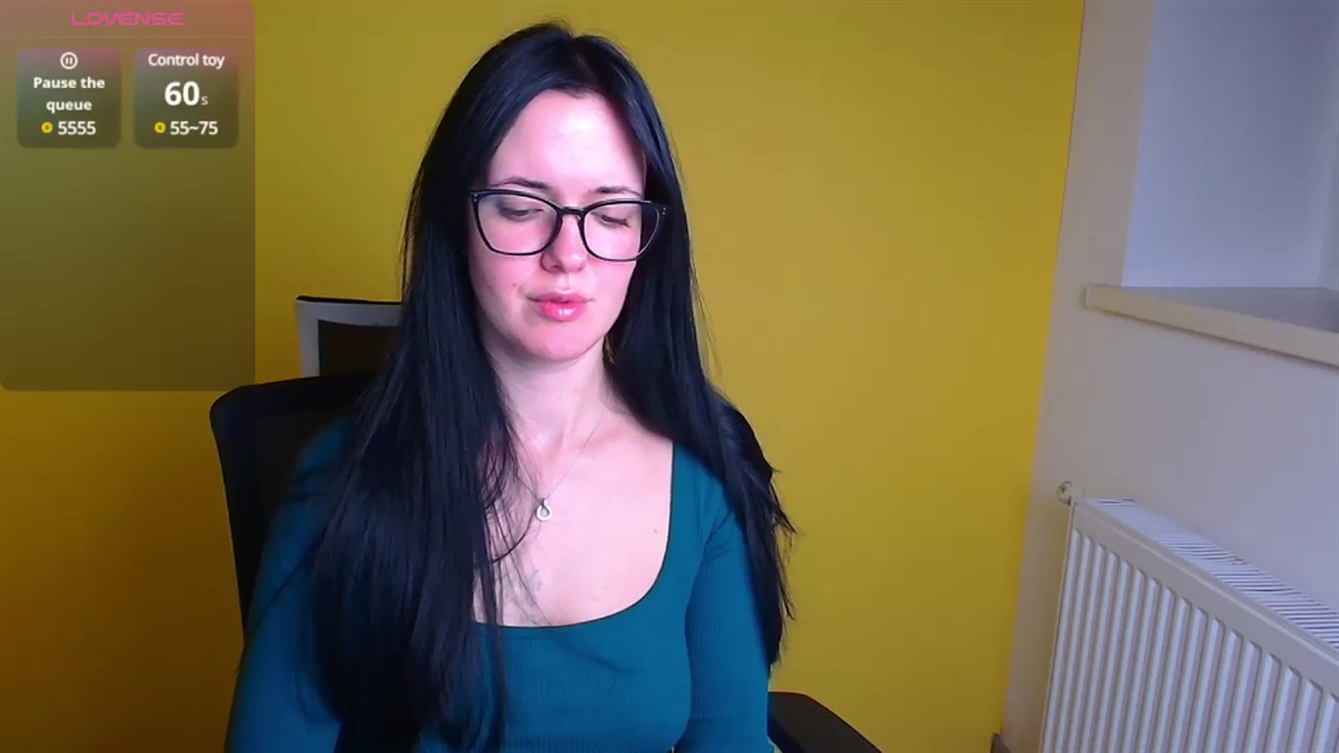 Gallery image thumbnail from Black_Red's myfreecams stream on, 12/08/2024, 11:53 image 18 of 20