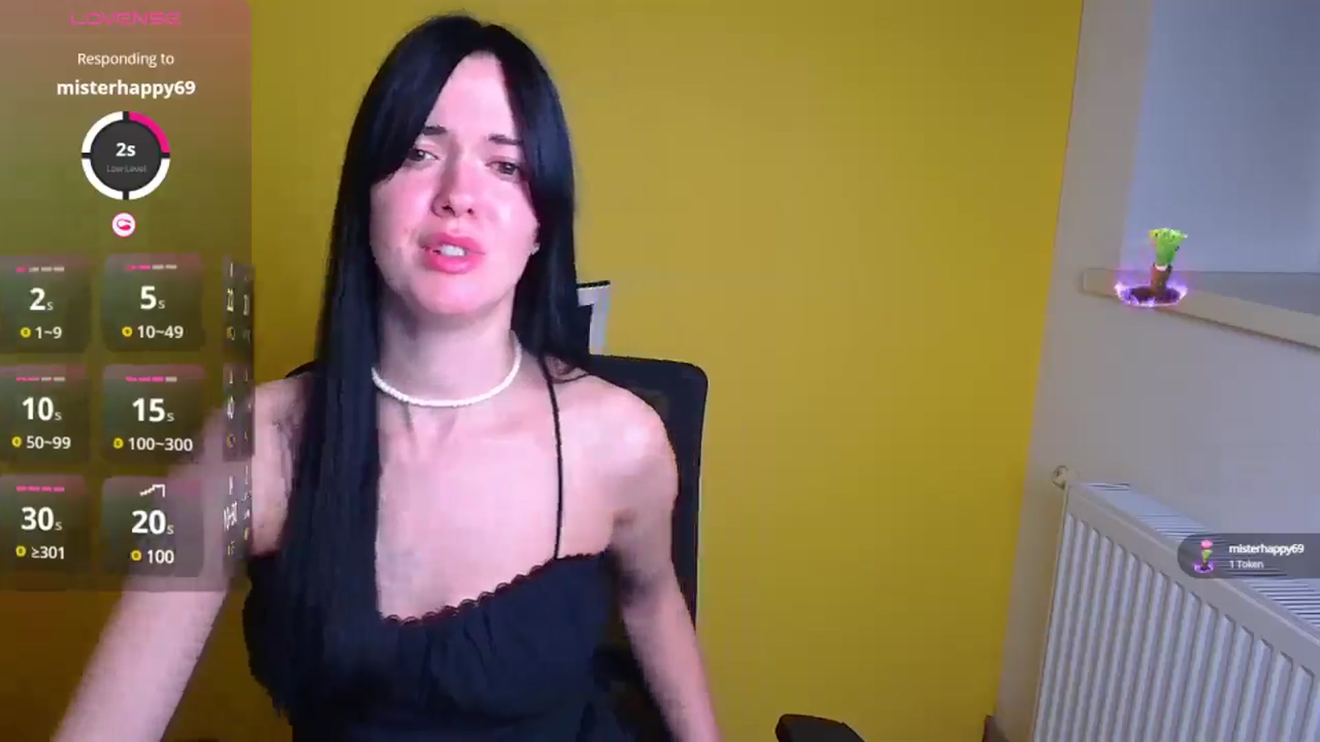Gallery image thumbnail from Black_Red's myfreecams stream on, 12/11/2024, 21:31 image 18 of 20
