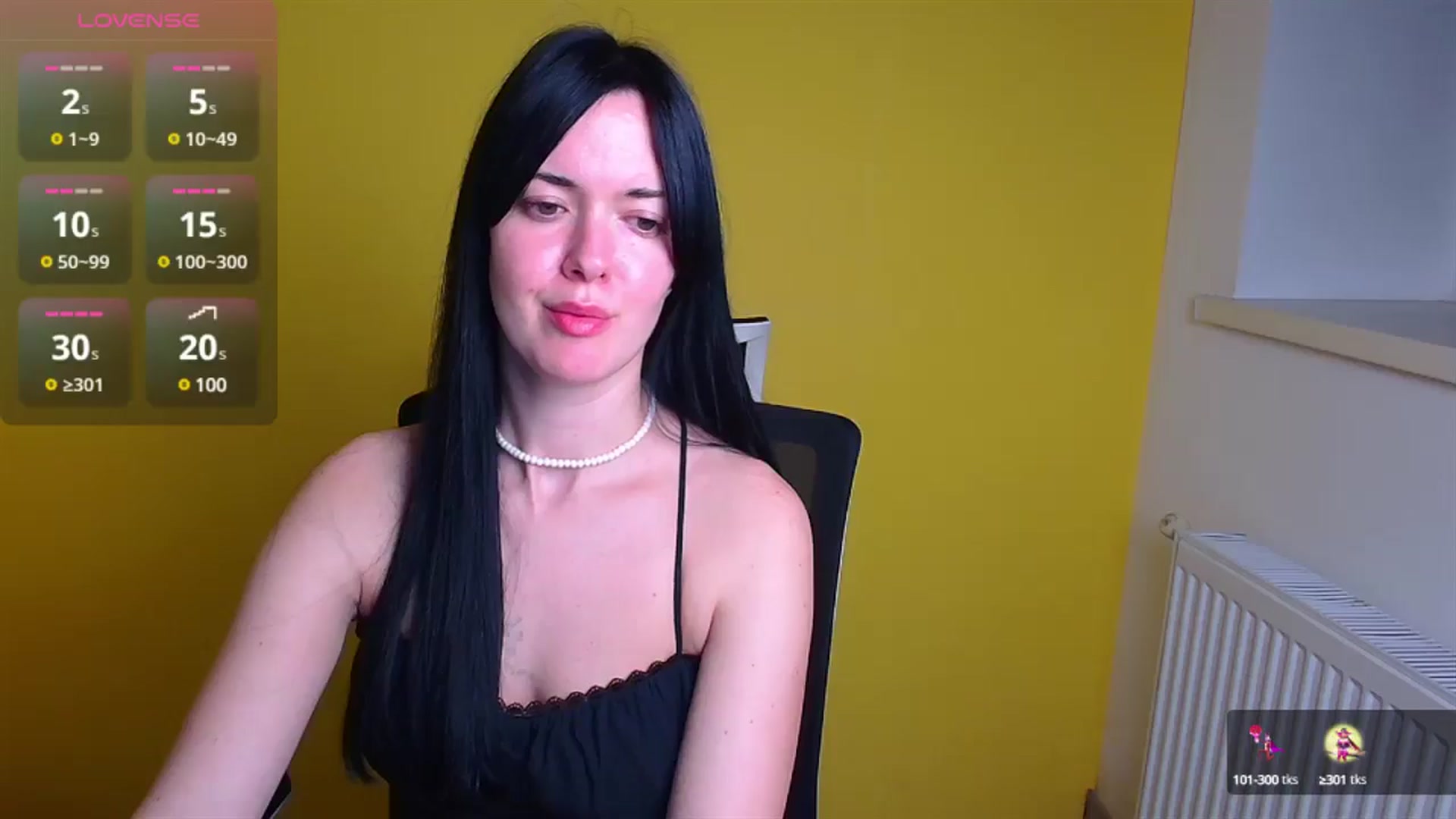Gallery image thumbnail from Black_Red's myfreecams stream on, 12/11/2024, 21:31 image 19 of 20