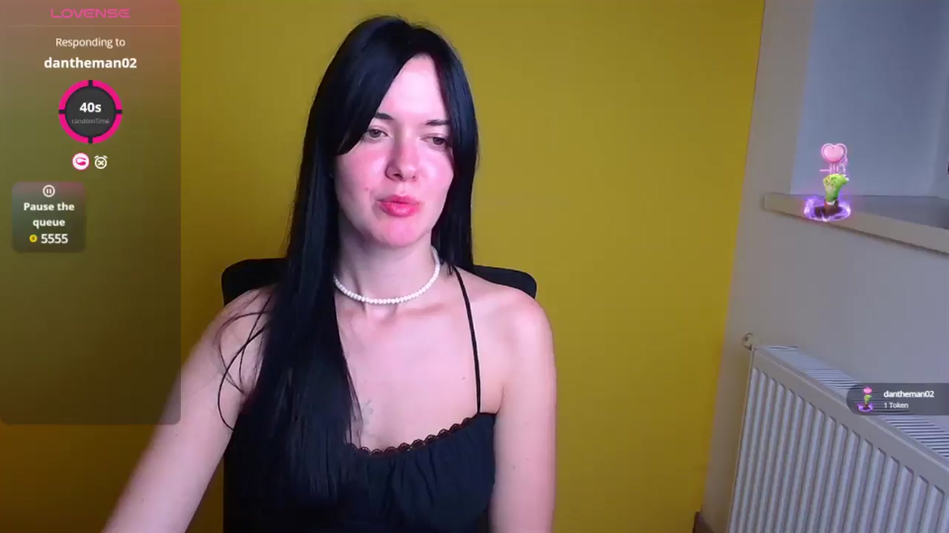 Gallery image thumbnail from Black_Red's myfreecams stream on, 12/11/2024, 21:31 image 12 of 20