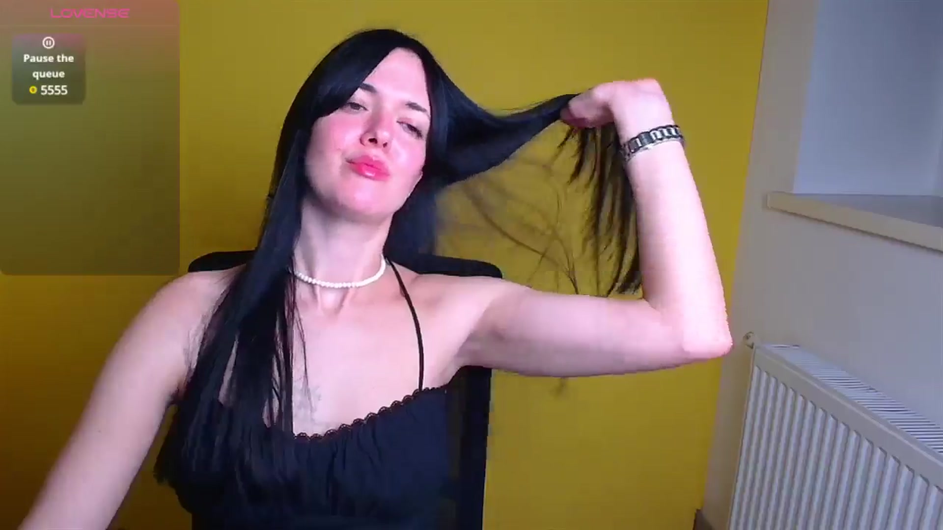 Gallery image thumbnail from Black_Red's myfreecams stream on, 12/11/2024, 21:31 image 7 of 20