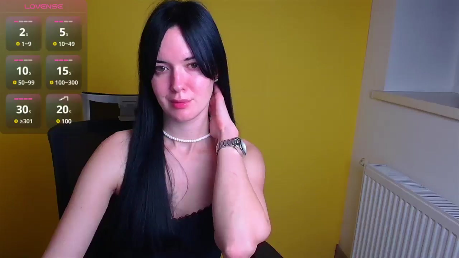 Gallery image thumbnail from Black_Red's myfreecams stream on, 12/11/2024, 23:41 image 16 of 20