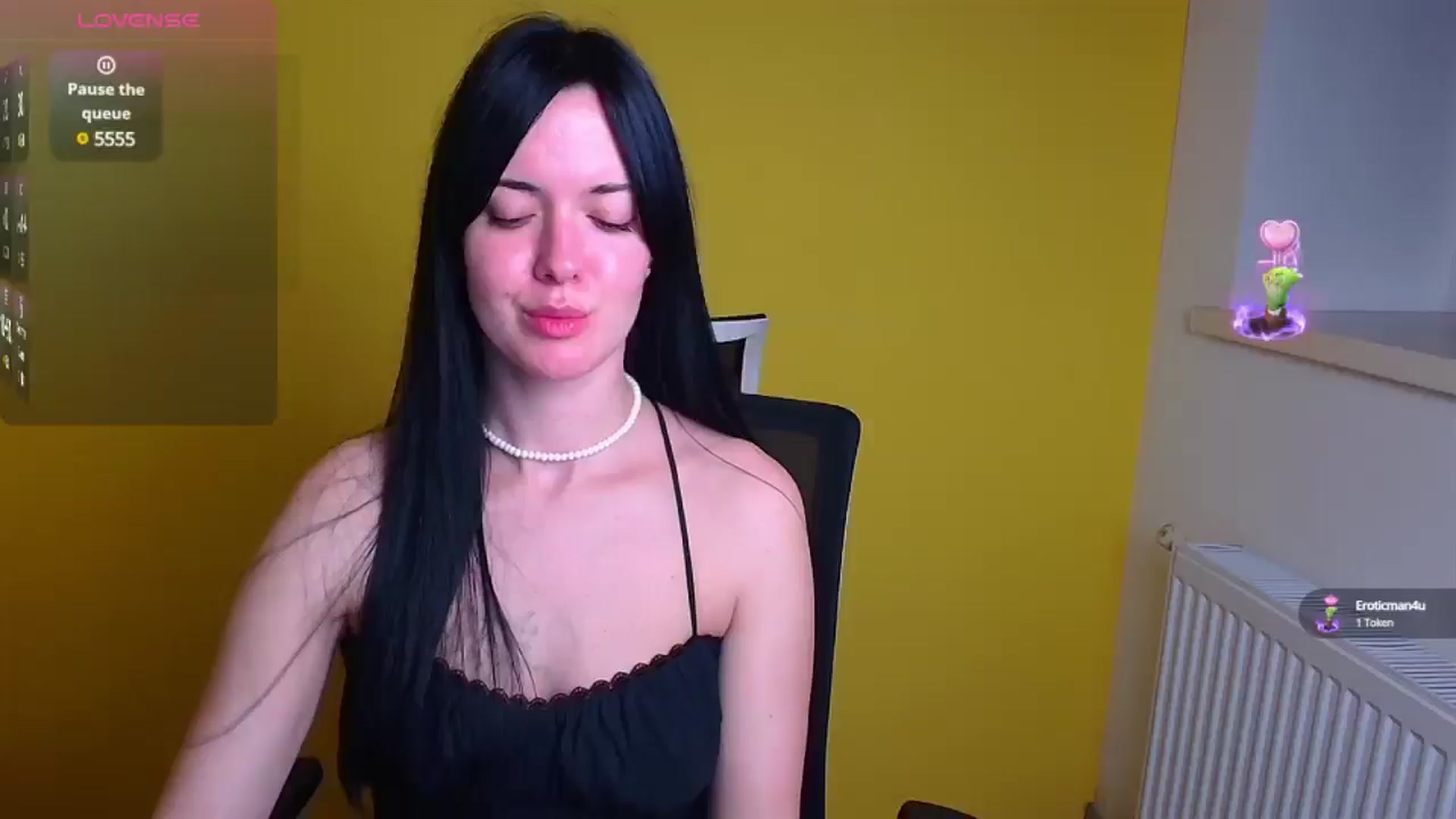 Gallery image thumbnail from Black_Red's myfreecams stream on, 12/11/2024, 23:41 image 1 of 20