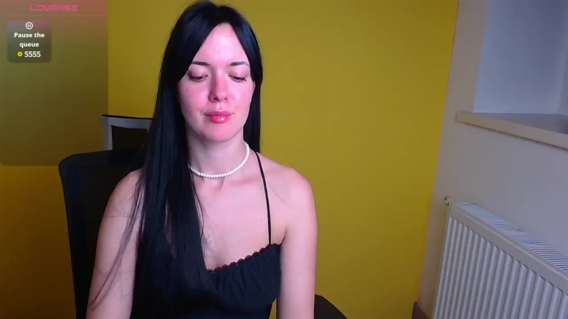 Gallery image thumbnail from Black_Red's myfreecams stream on, 12/11/2024, 23:41 image 18 of 20