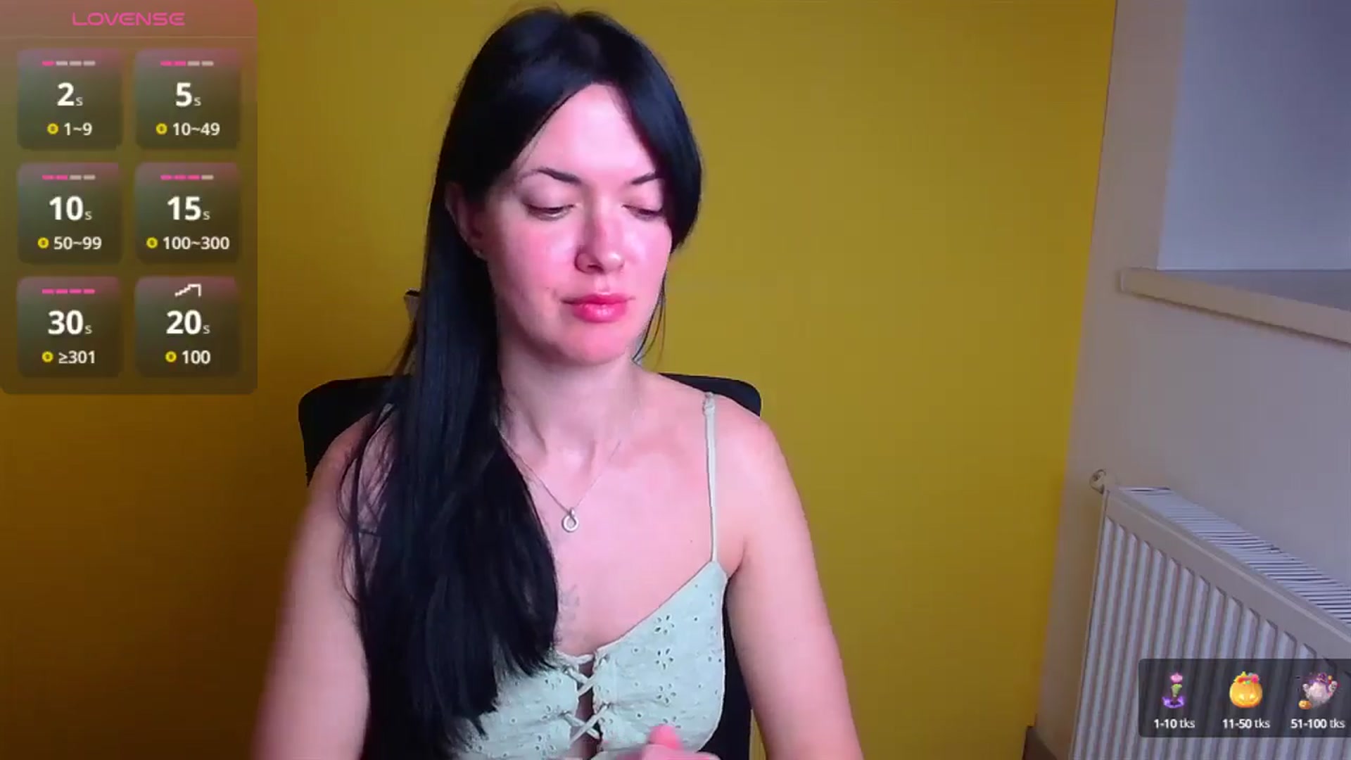 Gallery image thumbnail from Black_Red's myfreecams stream on, 12/15/2024, 08:51 image 16 of 20