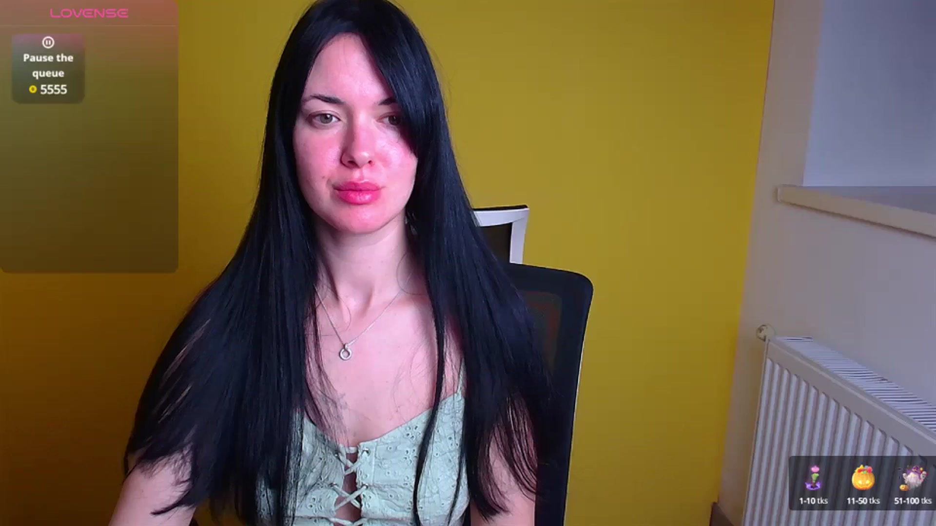 Gallery image thumbnail from Black_Red's myfreecams stream on, 12/15/2024, 08:51 image 14 of 20