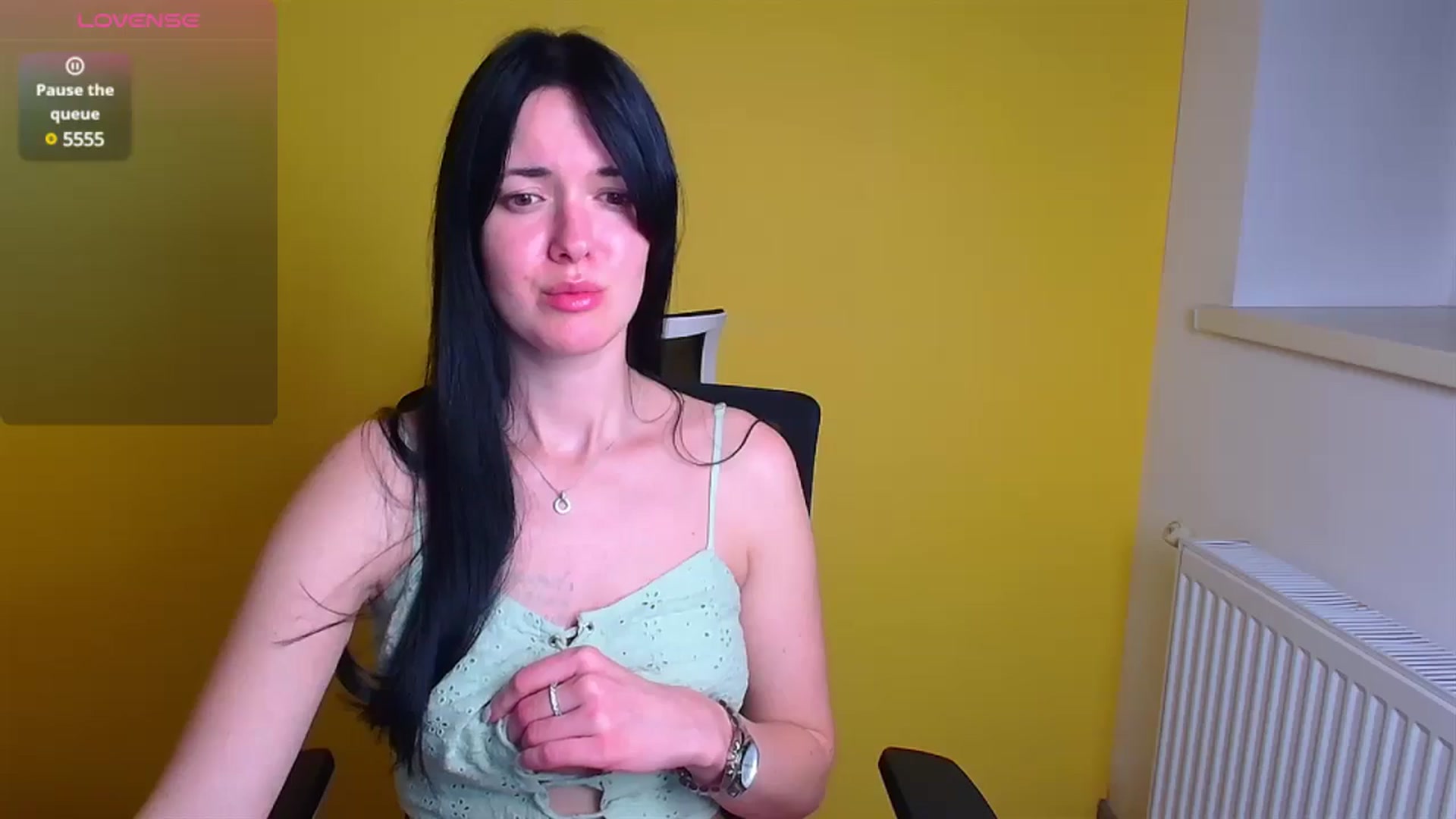 Gallery image thumbnail from Black_Red's myfreecams stream on, 12/15/2024, 12:52 image 13 of 20