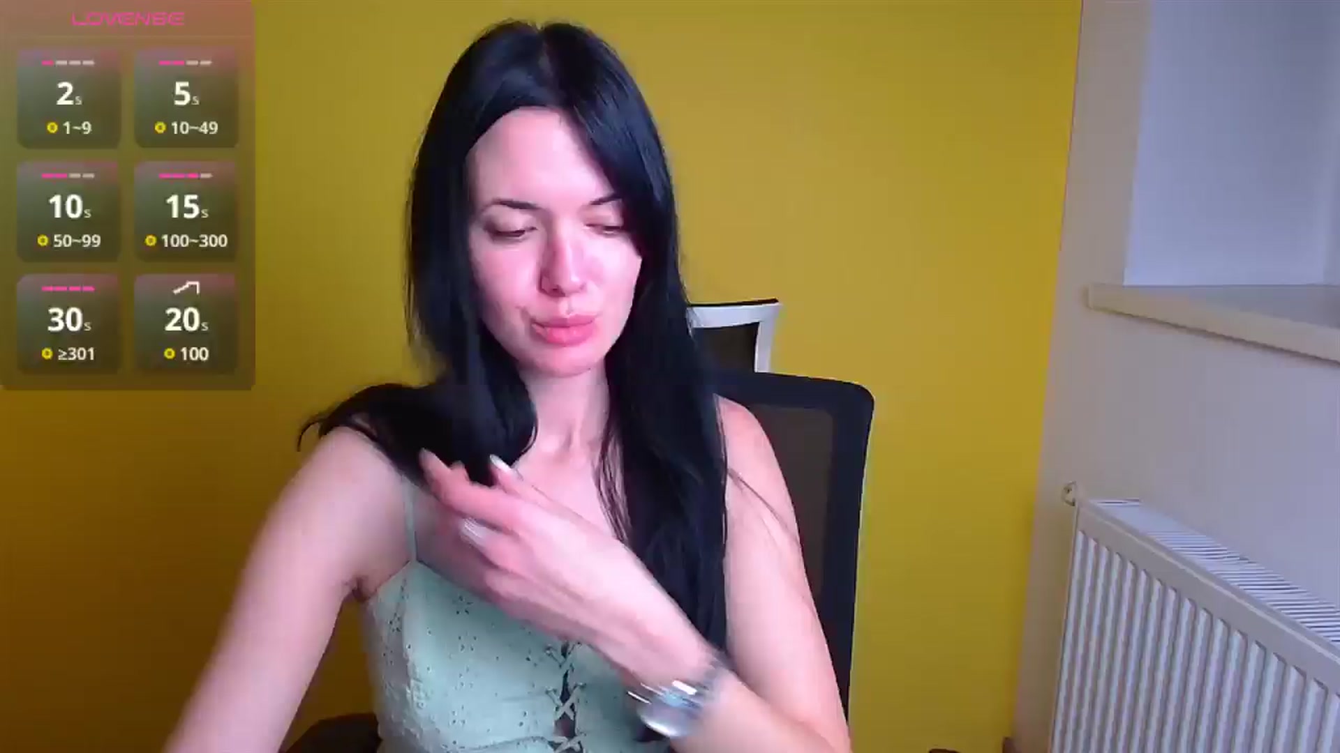 Gallery image thumbnail from Black_Red's myfreecams stream on, 12/15/2024, 14:38 image 5 of 20