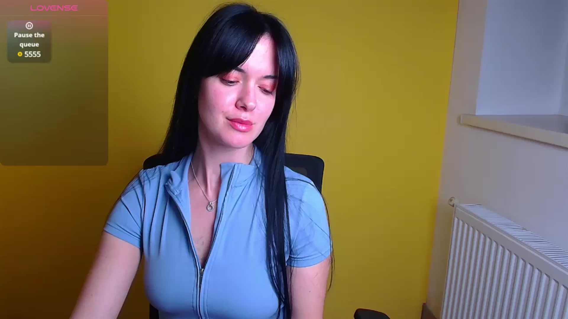 Gallery image thumbnail from Black_Red's myfreecams stream on, 12/18/2024, 17:19 image 12 of 20
