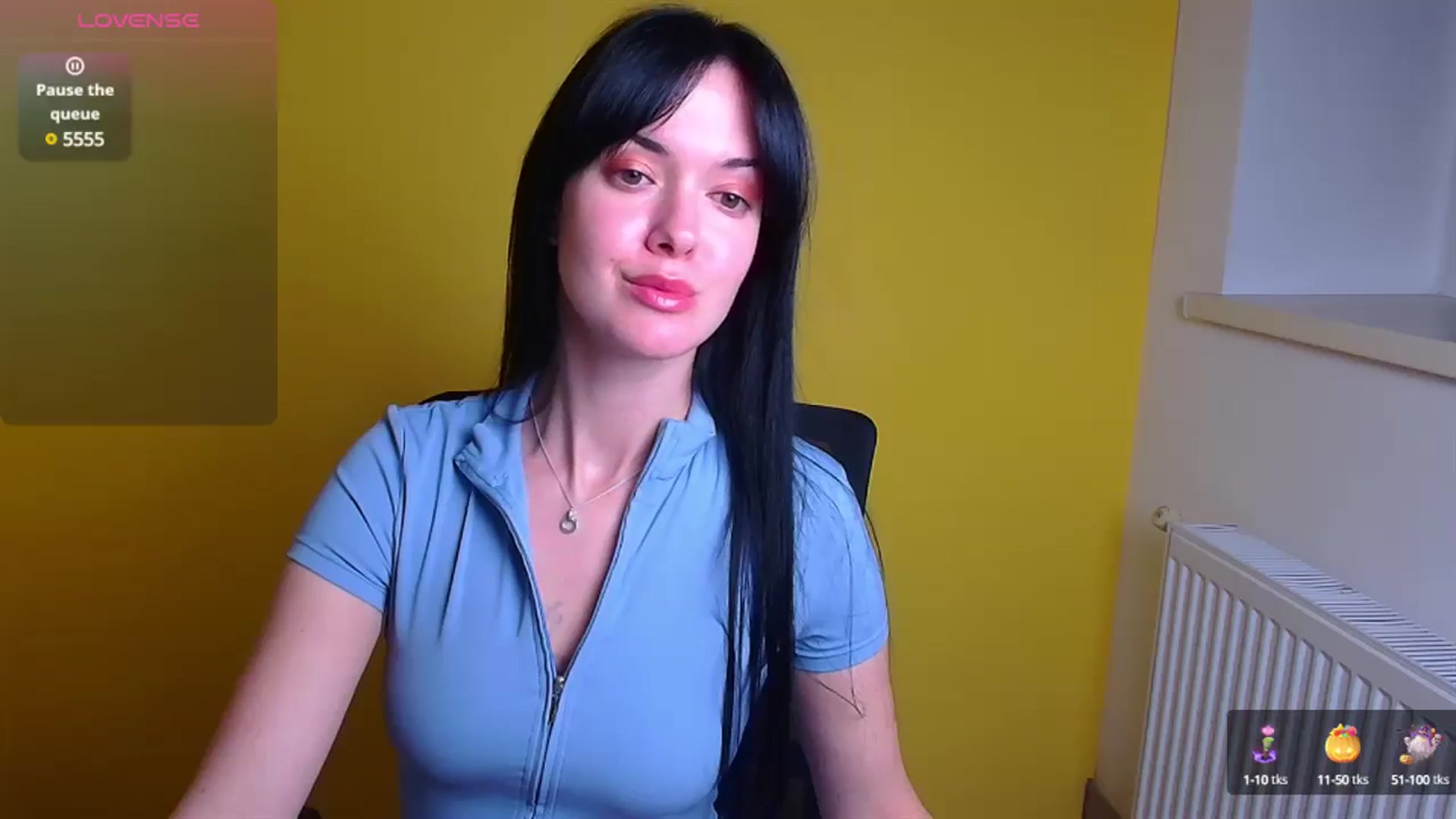 Gallery image thumbnail from Black_Red's myfreecams stream on, 12/18/2024, 17:19 image 10 of 20
