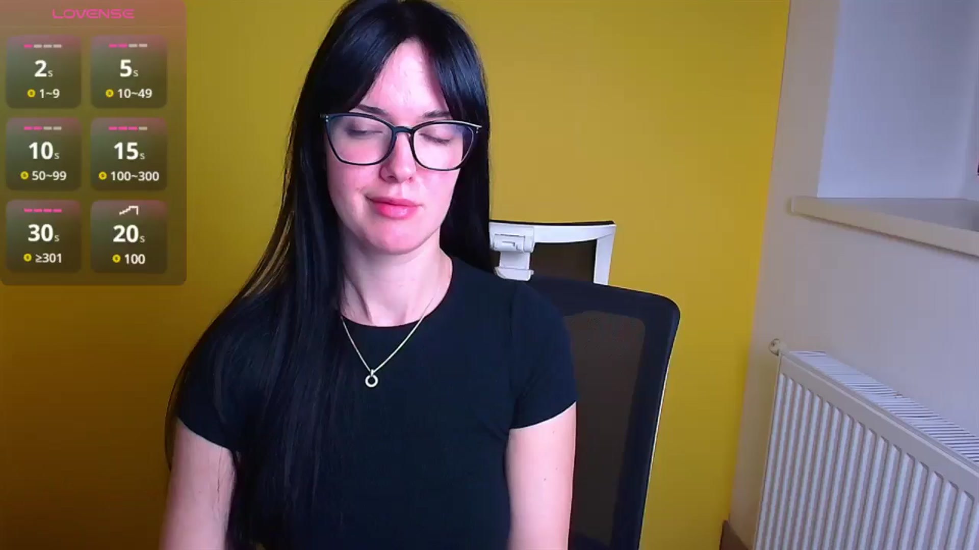 Gallery image thumbnail from Black_Red's myfreecams stream on, 12/19/2024, 08:58 image 13 of 20