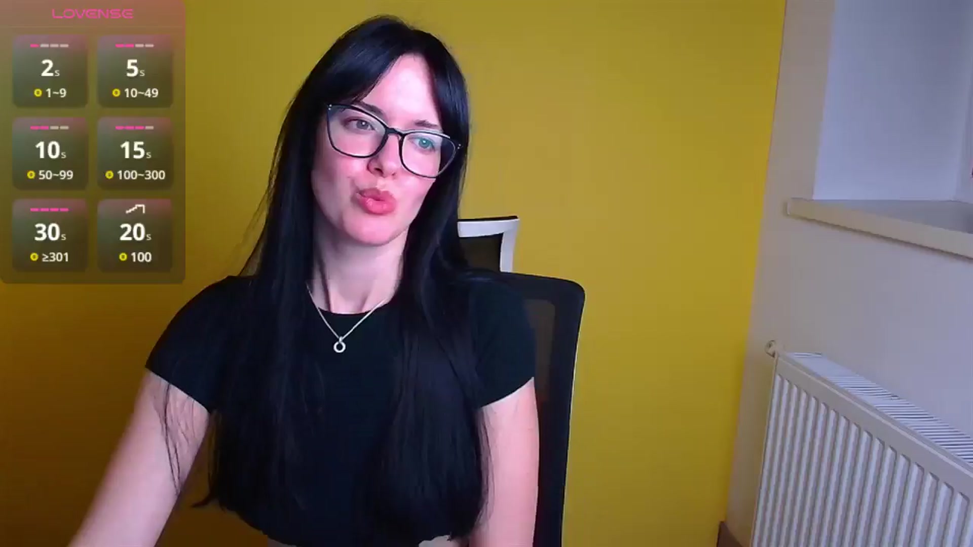 Gallery image thumbnail from Black_Red's myfreecams stream on, 12/19/2024, 10:50 image 3 of 20
