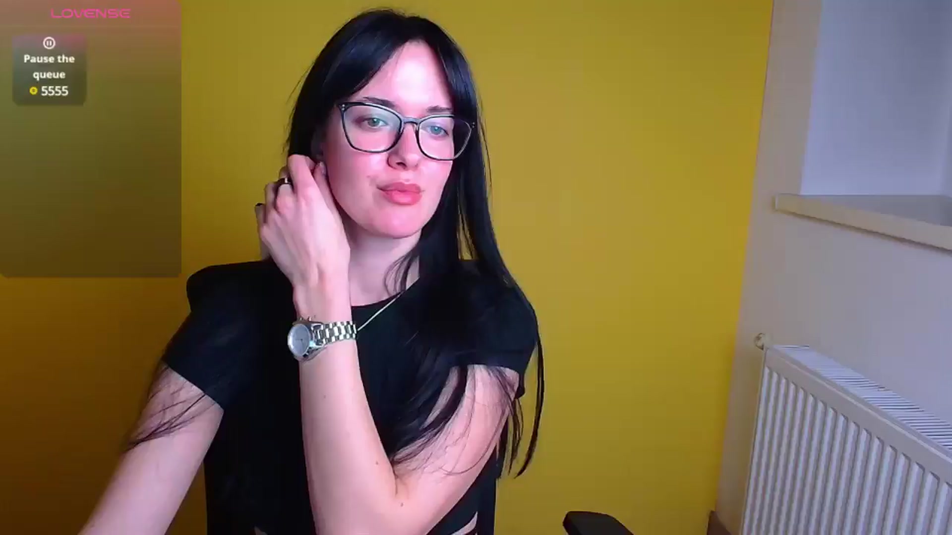 Gallery image thumbnail from Black_Red's myfreecams stream on, 12/19/2024, 10:50 image 17 of 20