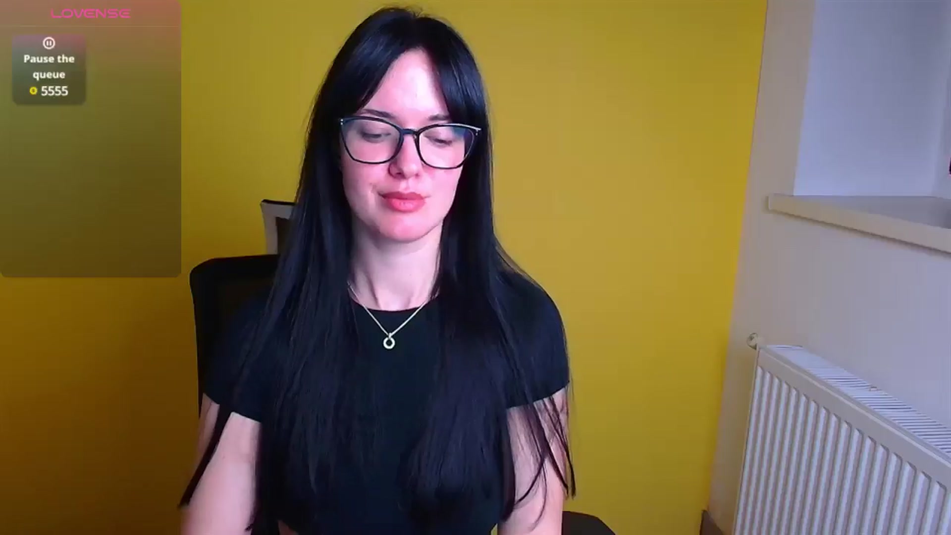Gallery image thumbnail from Black_Red's myfreecams stream on, 12/19/2024, 10:50 image 4 of 20