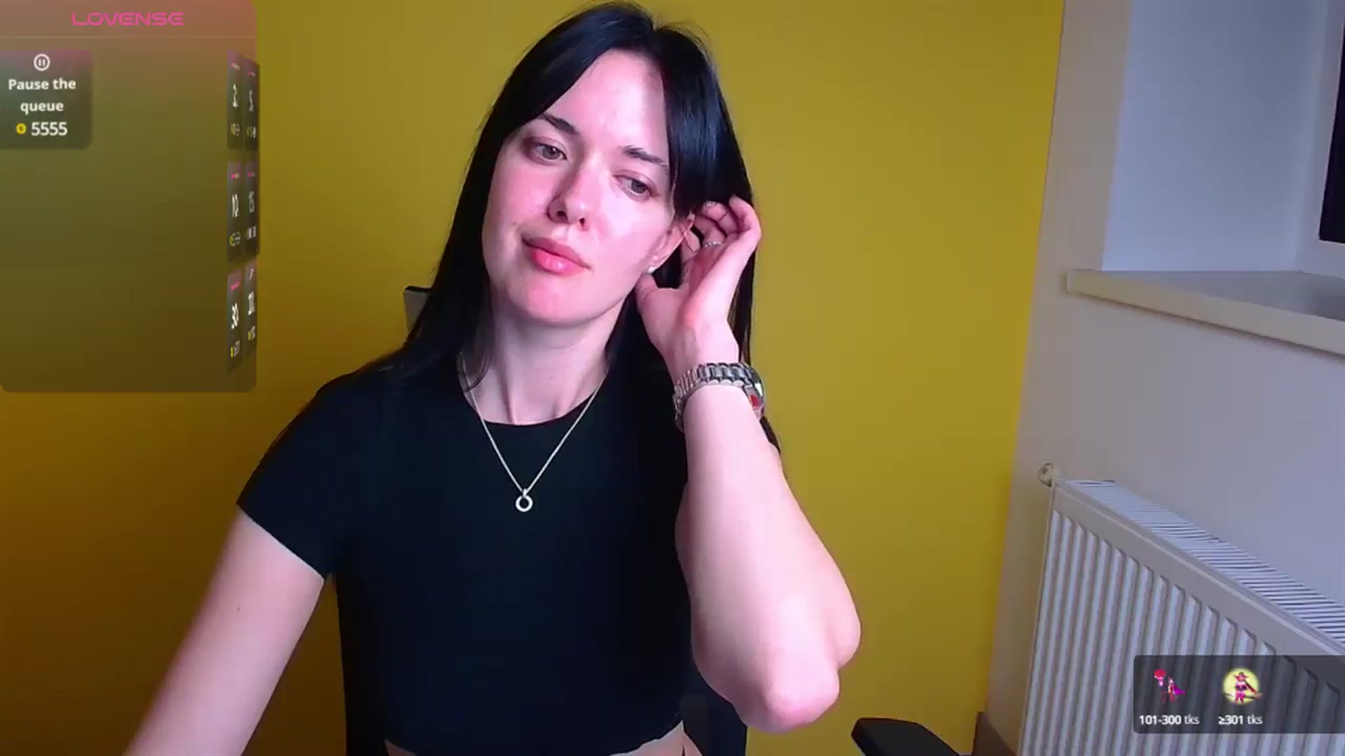 Gallery image thumbnail from Black_Red's myfreecams stream on, 12/20/2024, 14:53 image 19 of 20
