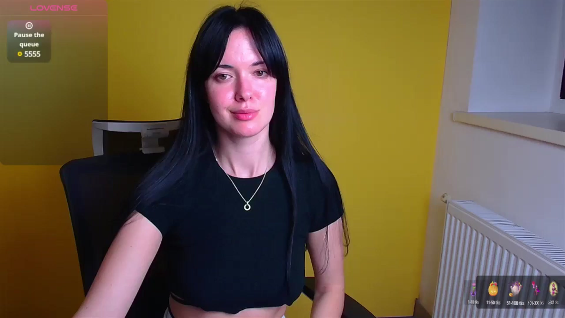 Gallery image thumbnail from Black_Red's myfreecams stream on, 12/20/2024, 16:58 image 16 of 20