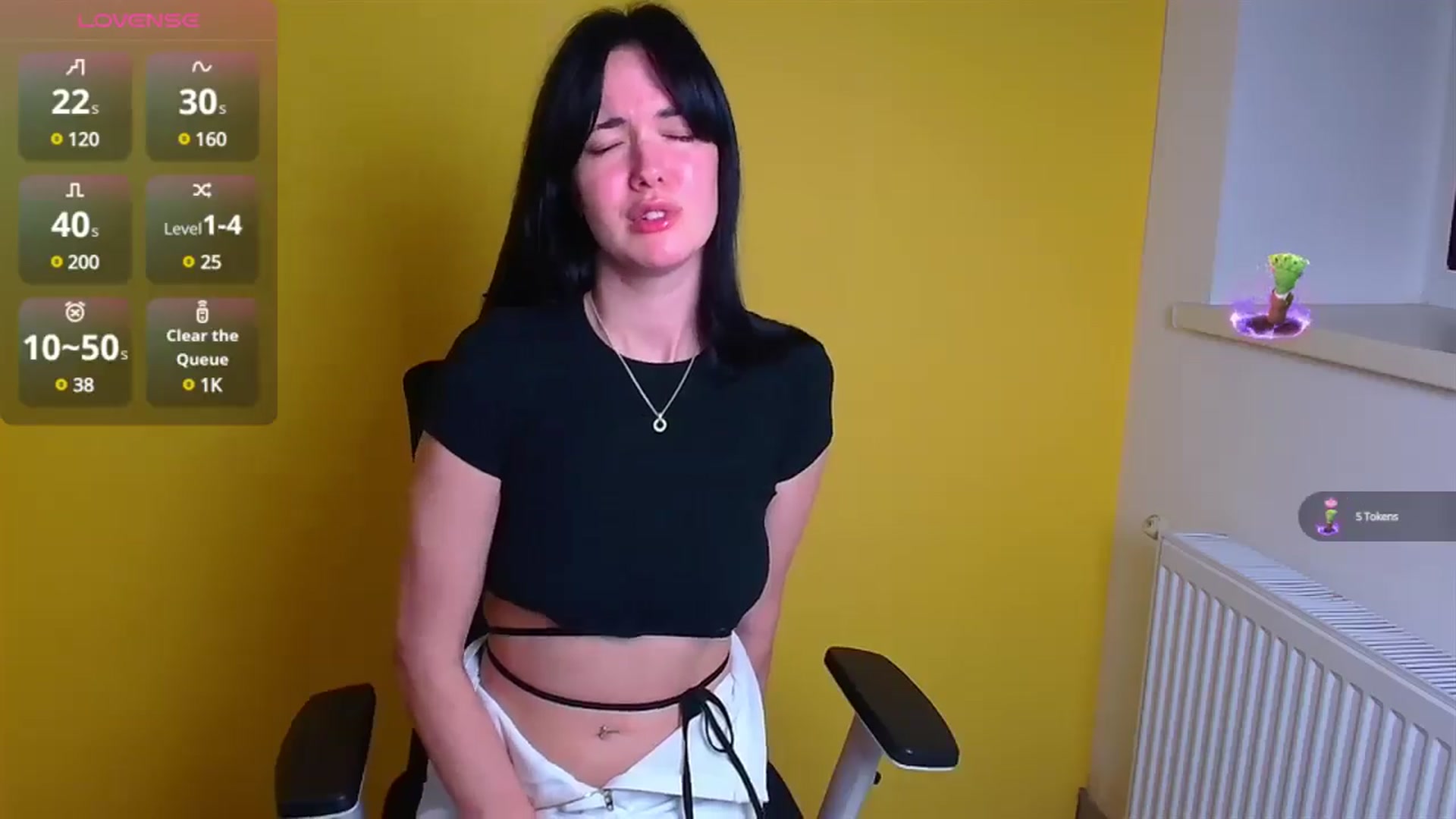 Gallery image thumbnail from Black_Red's myfreecams stream on, 12/20/2024, 16:58 image 6 of 20