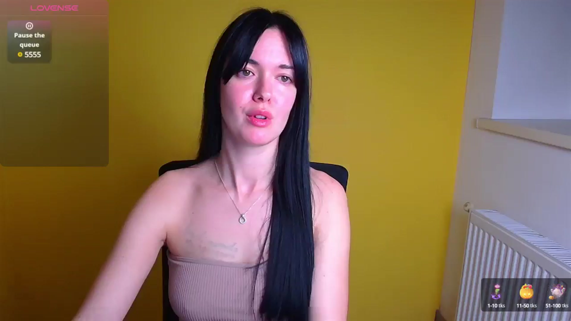 Gallery image thumbnail from Black_Red's myfreecams stream on, 12/21/2024, 10:20 image 8 of 20
