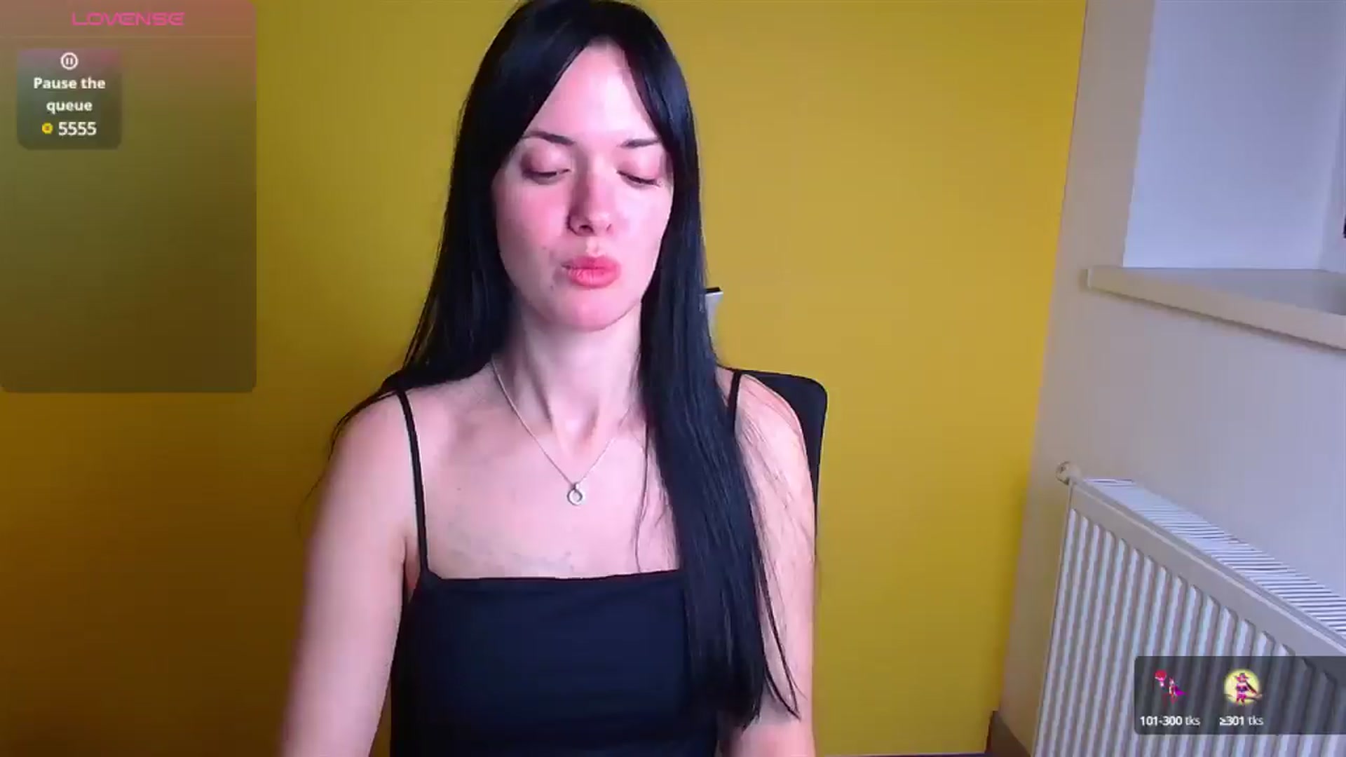 Gallery image thumbnail from Black_Red's myfreecams stream on, 12/22/2024, 11:09 image 8 of 20