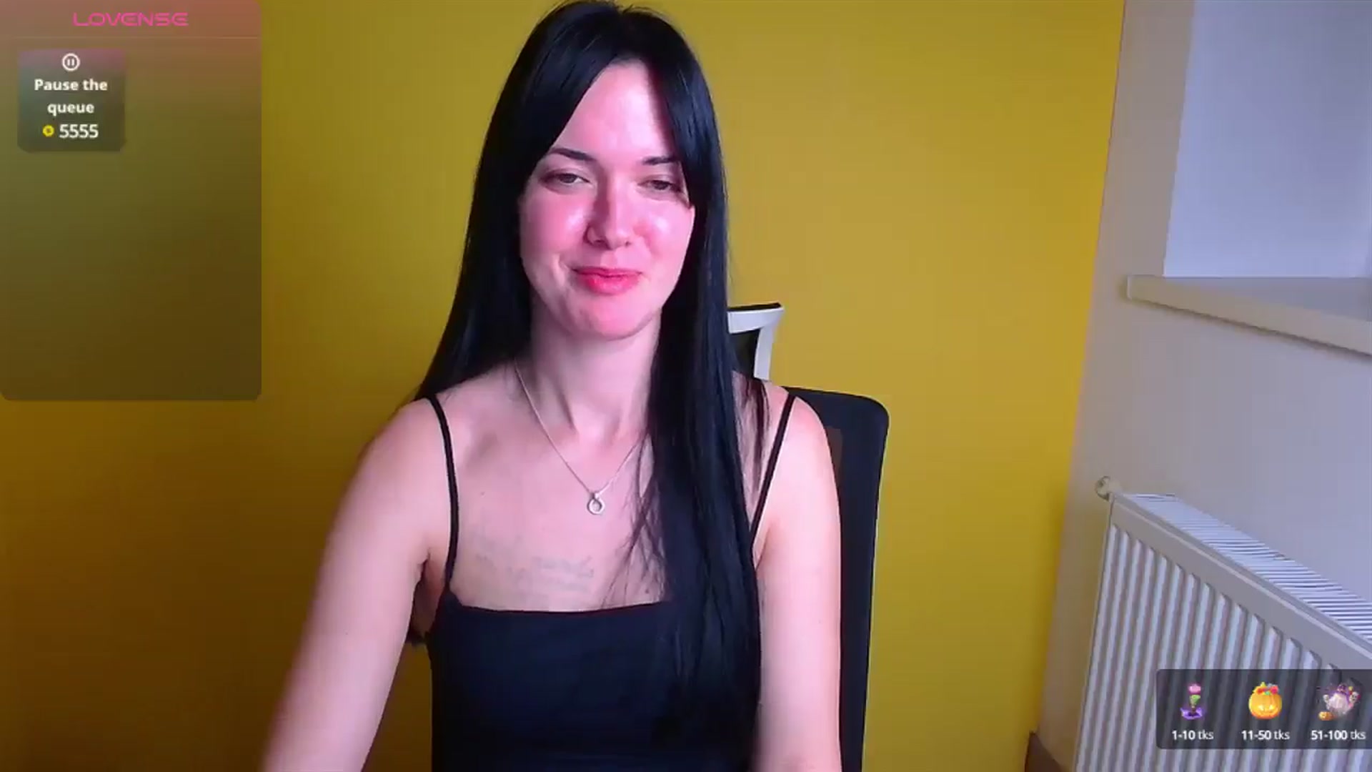 Gallery image thumbnail from Black_Red's myfreecams stream on, 12/22/2024, 11:56 image 16 of 20