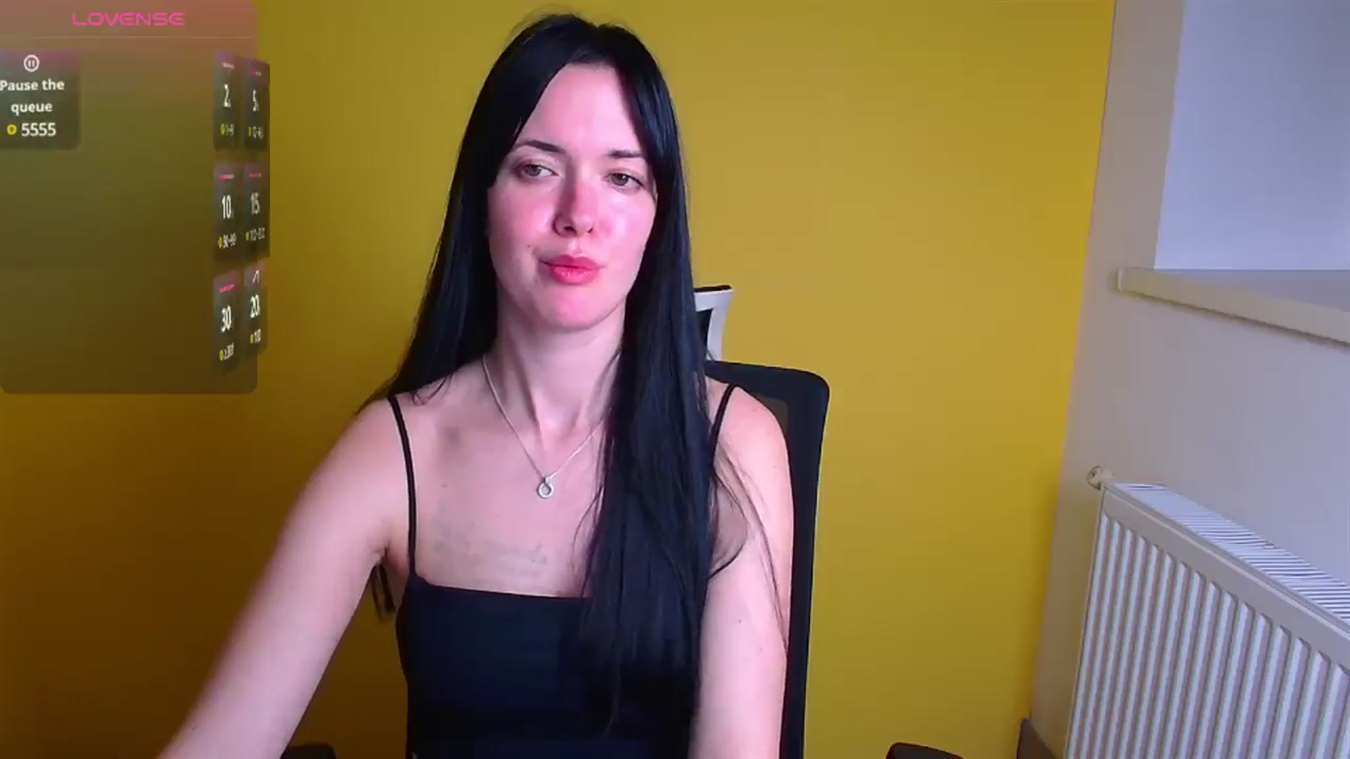 Gallery image thumbnail from Black_Red's myfreecams stream on, 12/22/2024, 13:02 image 15 of 20