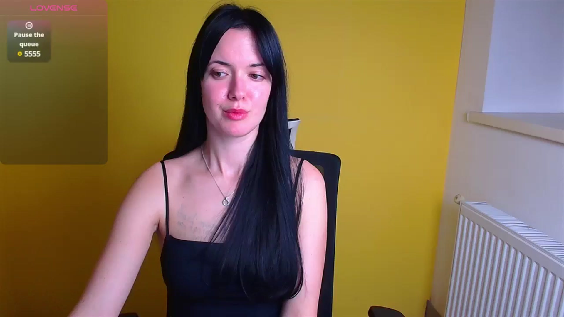 Gallery image thumbnail from Black_Red's myfreecams stream on, 12/22/2024, 13:02 image 10 of 20
