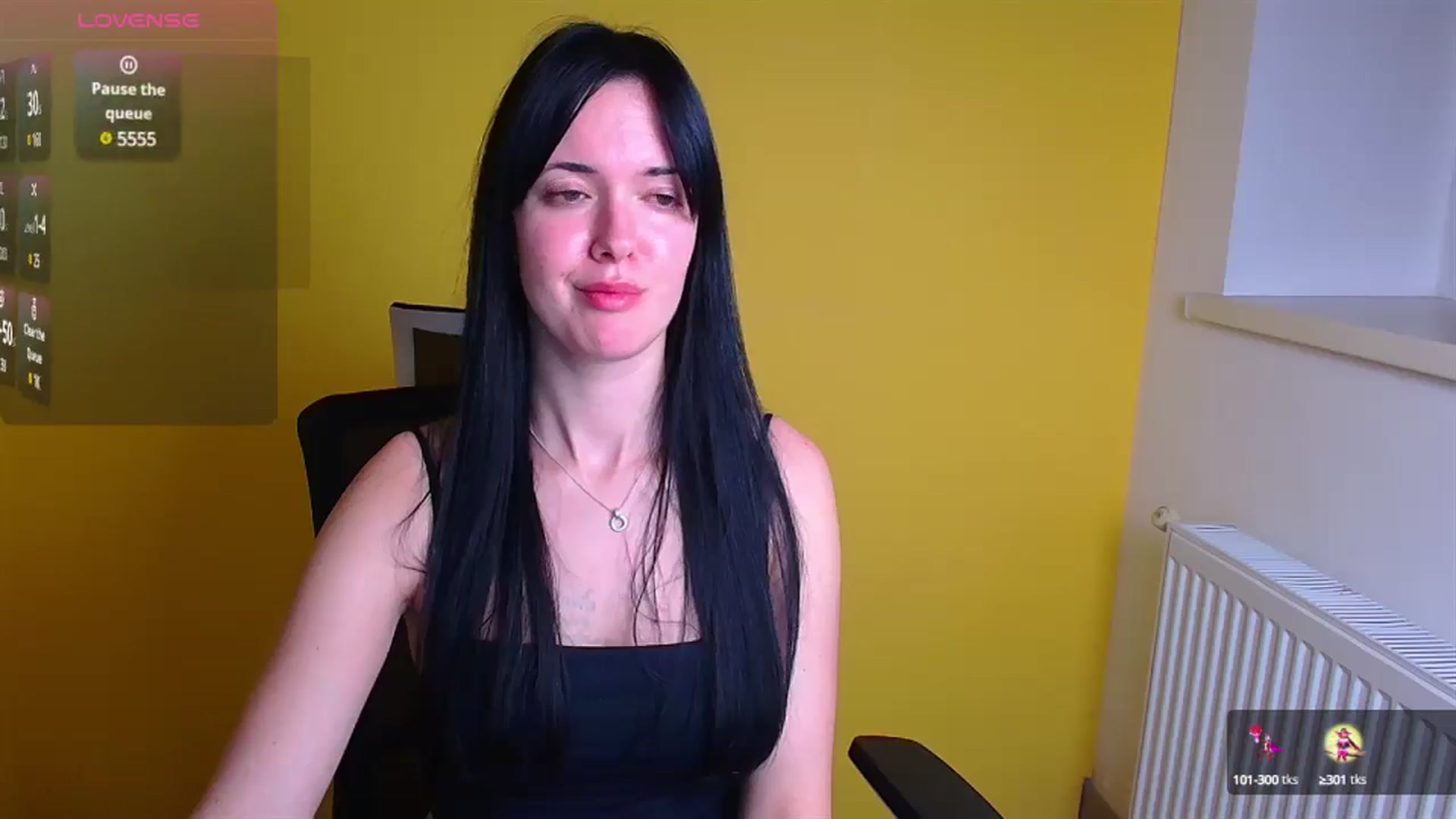 Gallery image thumbnail from Black_Red's myfreecams stream on, 12/22/2024, 13:46 image 15 of 20