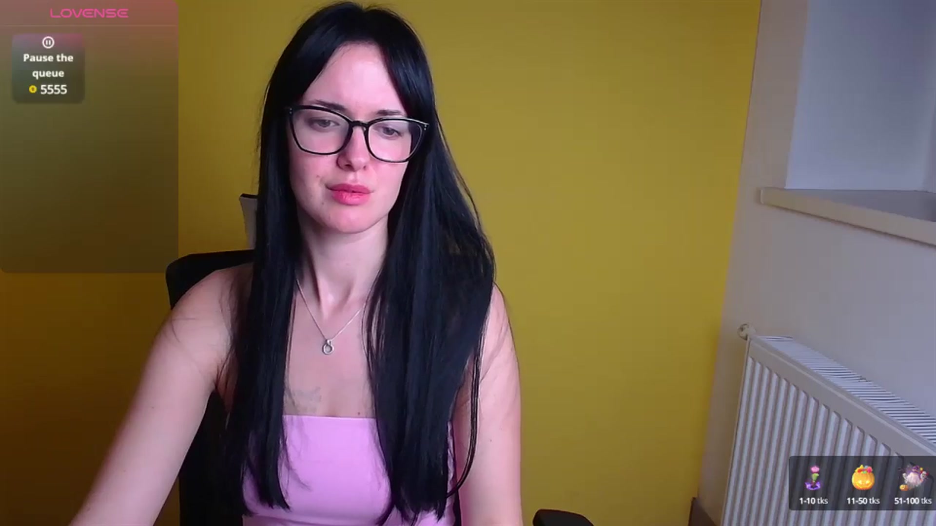 Gallery image thumbnail from Black_Red's myfreecams stream on, 12/24/2024, 11:14 image 19 of 20
