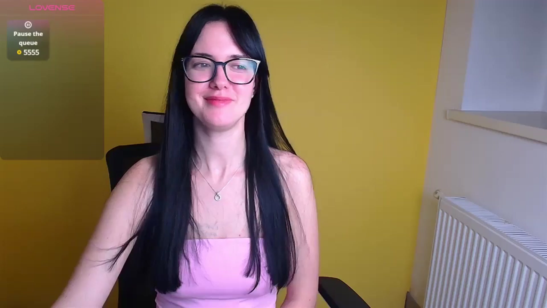 Gallery image thumbnail from Black_Red's myfreecams stream on, 12/24/2024, 11:14 image 11 of 20