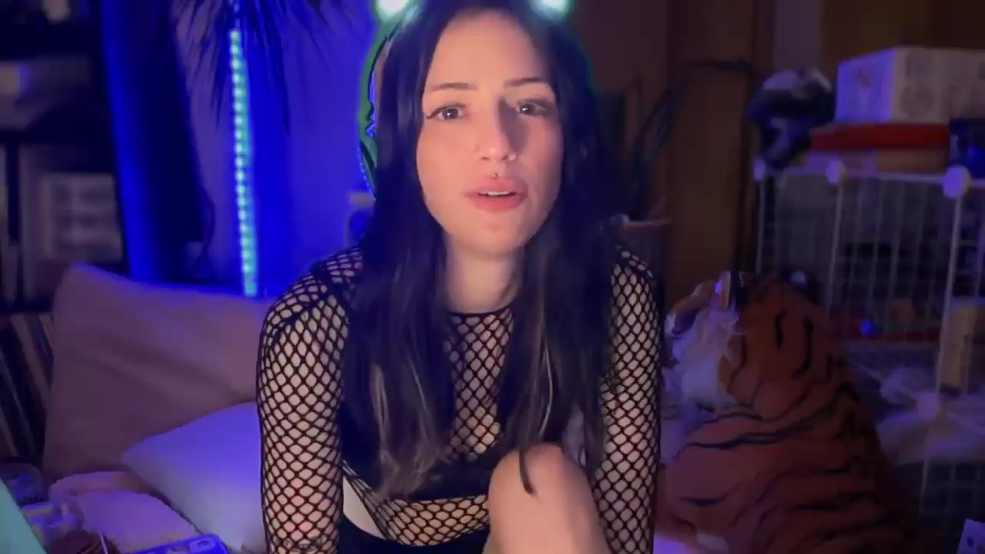Gallery image thumbnail from BlairBangs's myfreecams stream on, 04/20/2025, 10:20 image 1 of 20
