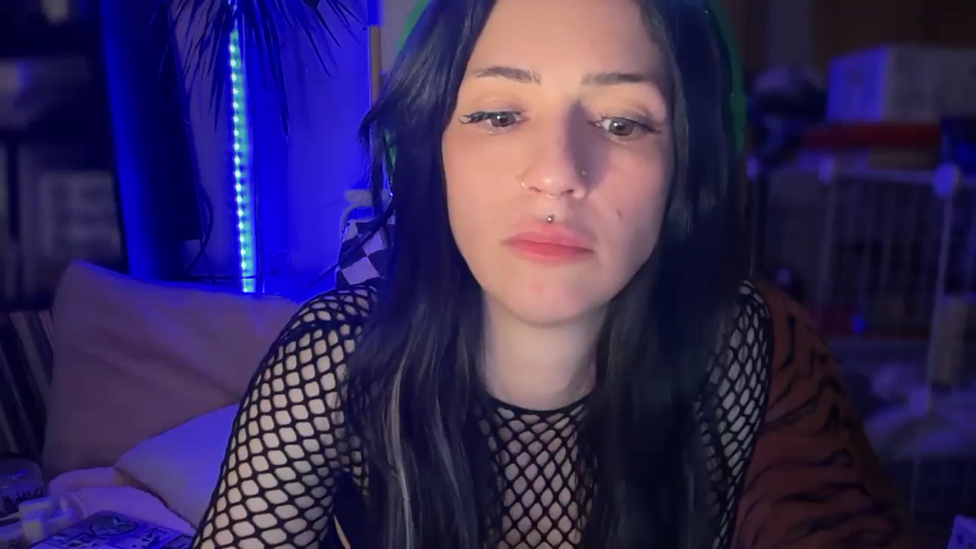 Gallery image thumbnail from BlairBangs's myfreecams stream on, 04/20/2025, 10:20 image 12 of 20