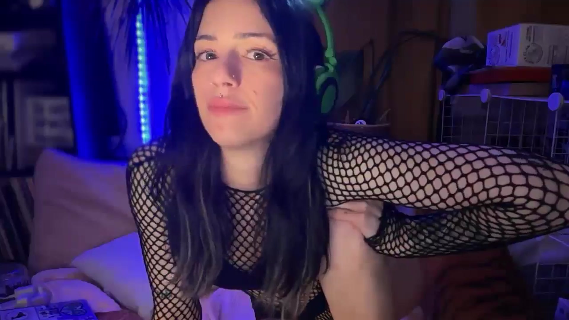 Gallery image thumbnail from BlairBangs's myfreecams stream on, 04/20/2025, 11:29 image 13 of 20