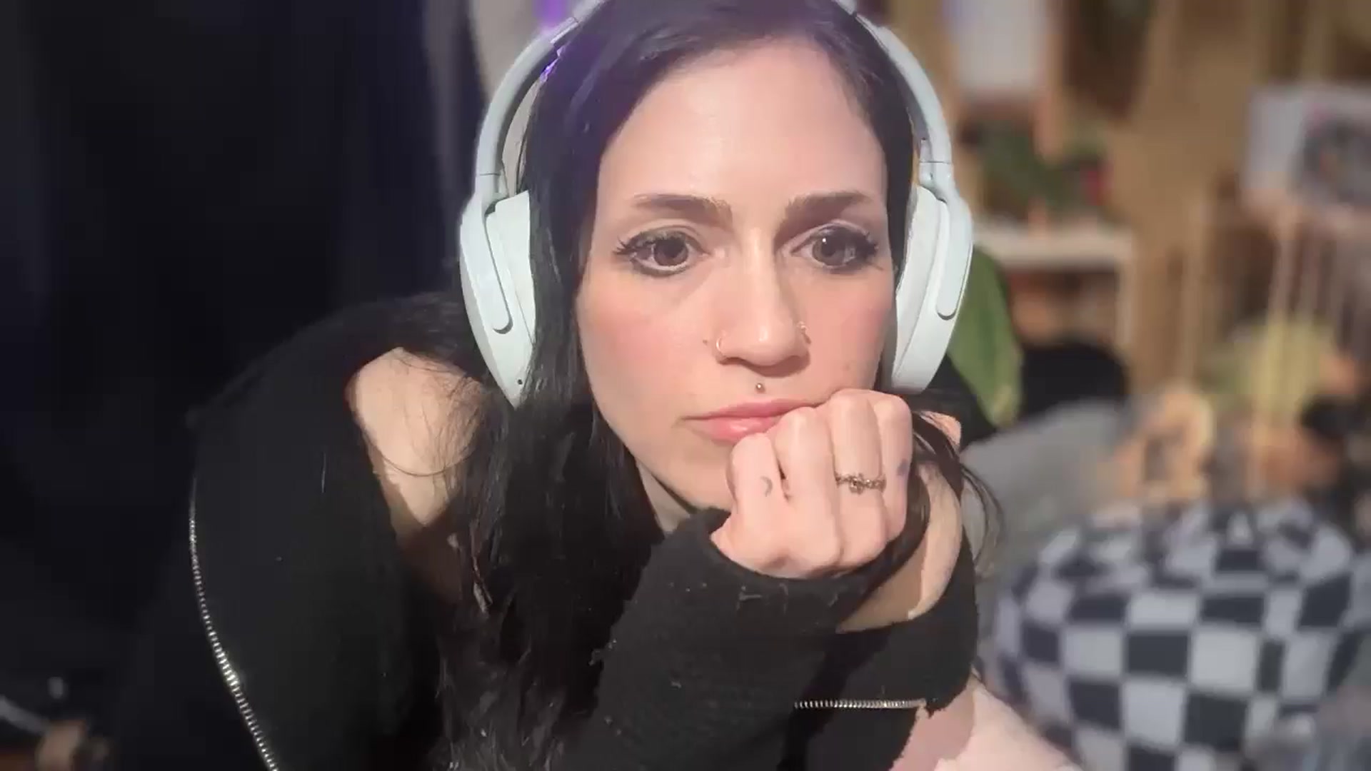 Gallery image thumbnail from BlairBangs's myfreecams stream on, 04/21/2025, 10:35 image 1 of 20