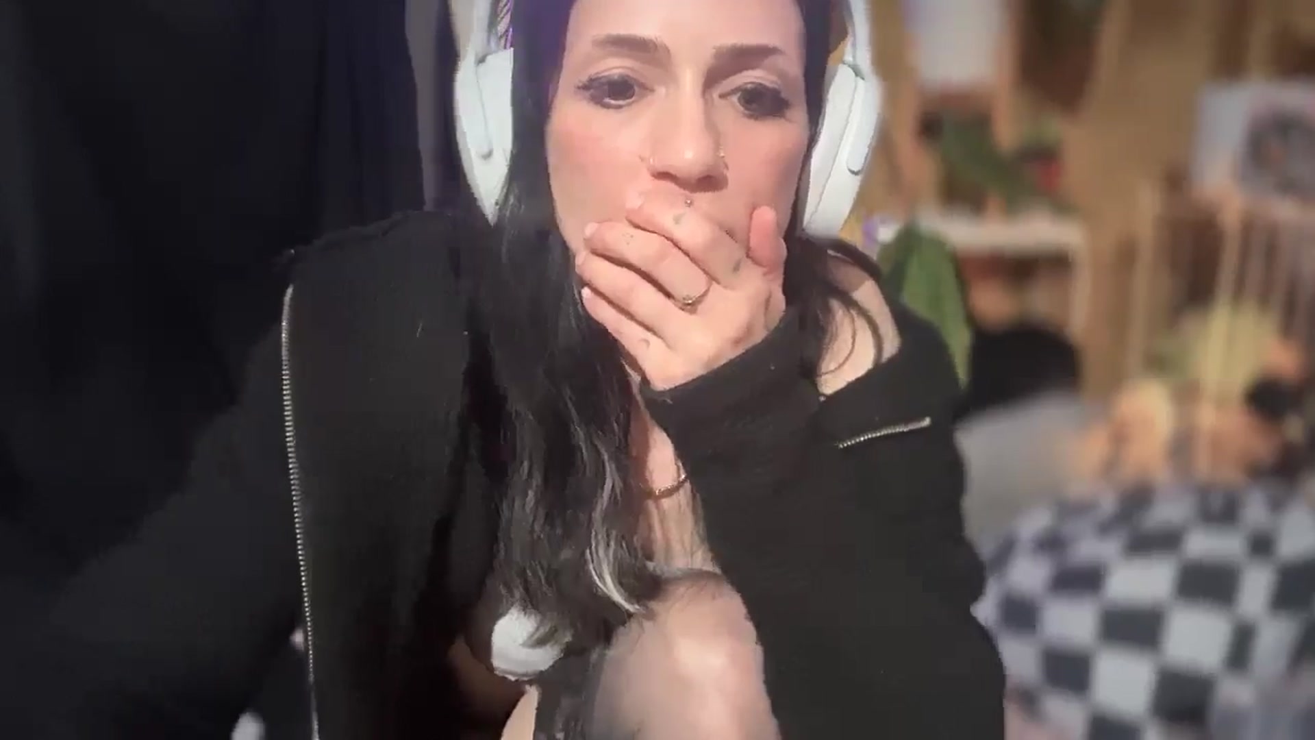 Gallery image thumbnail from BlairBangs's myfreecams stream on, 04/21/2025, 10:35 image 11 of 20