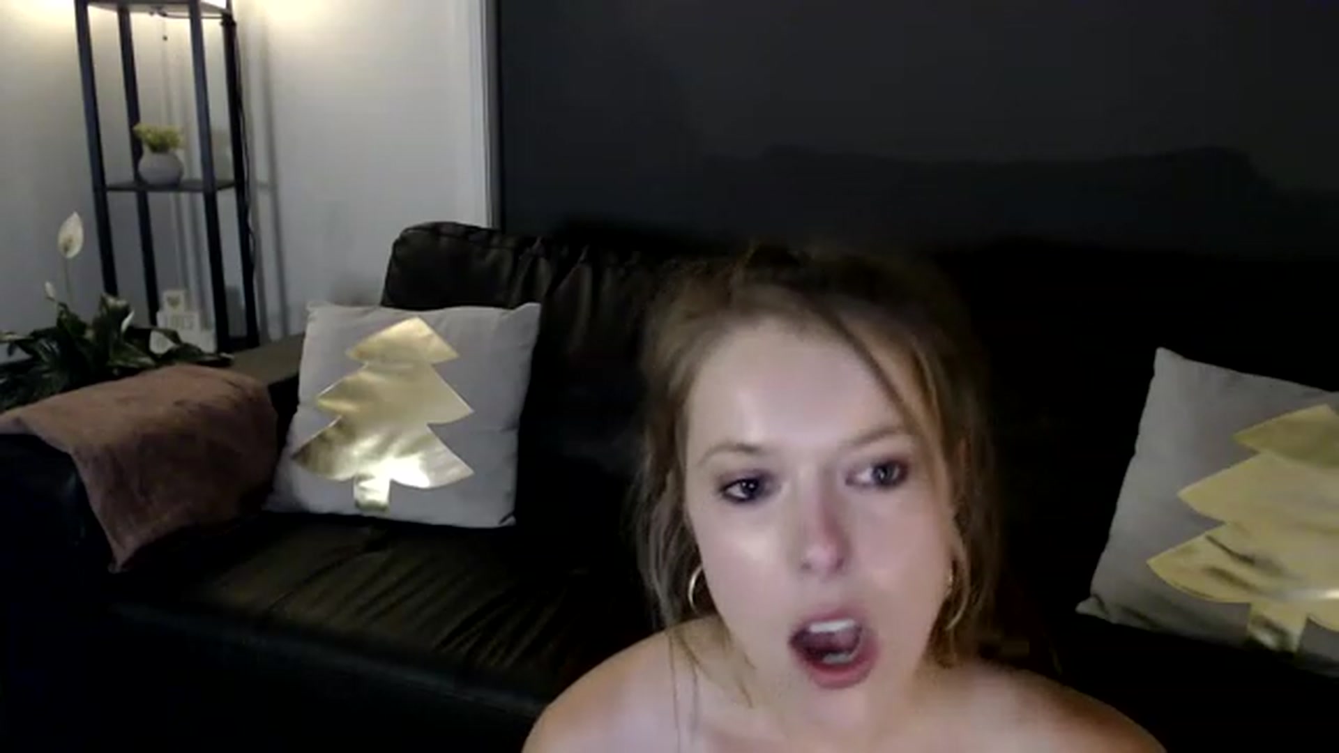 Gallery image thumbnail from BlairHarper's myfreecams stream on, 12/23/2022, 14:36 image 14 of 20