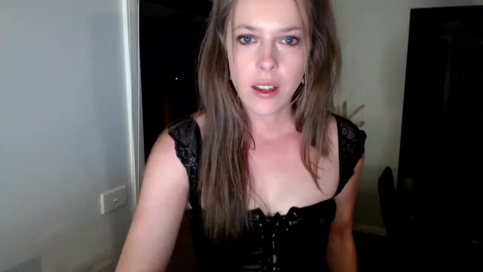 Gallery image thumbnail from BlairHarper's myfreecams stream on, 12/26/2022, 14:48 image 6 of 20
