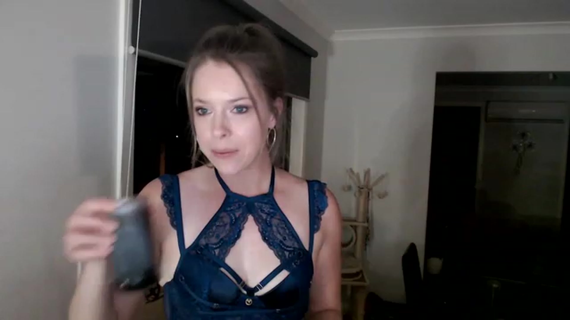 Gallery image thumbnail from BlairHarper's myfreecams stream on, 12/28/2022, 14:37 image 3 of 20
